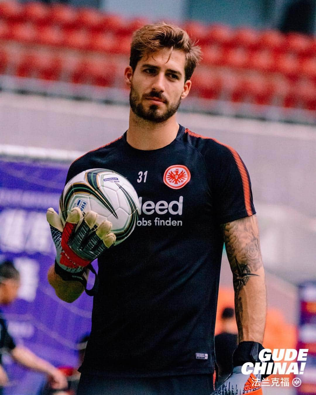 アイントラハト・フランクフルトさんのインスタグラム写真 - (アイントラハト・フランクフルトInstagram)「Training session 👊 • • #training #GudeChina #bundesliga #china #sge #eintracht #frankfurt #eintrachtfrankfurt」5月23日 23時48分 - eintrachtfrankfurt