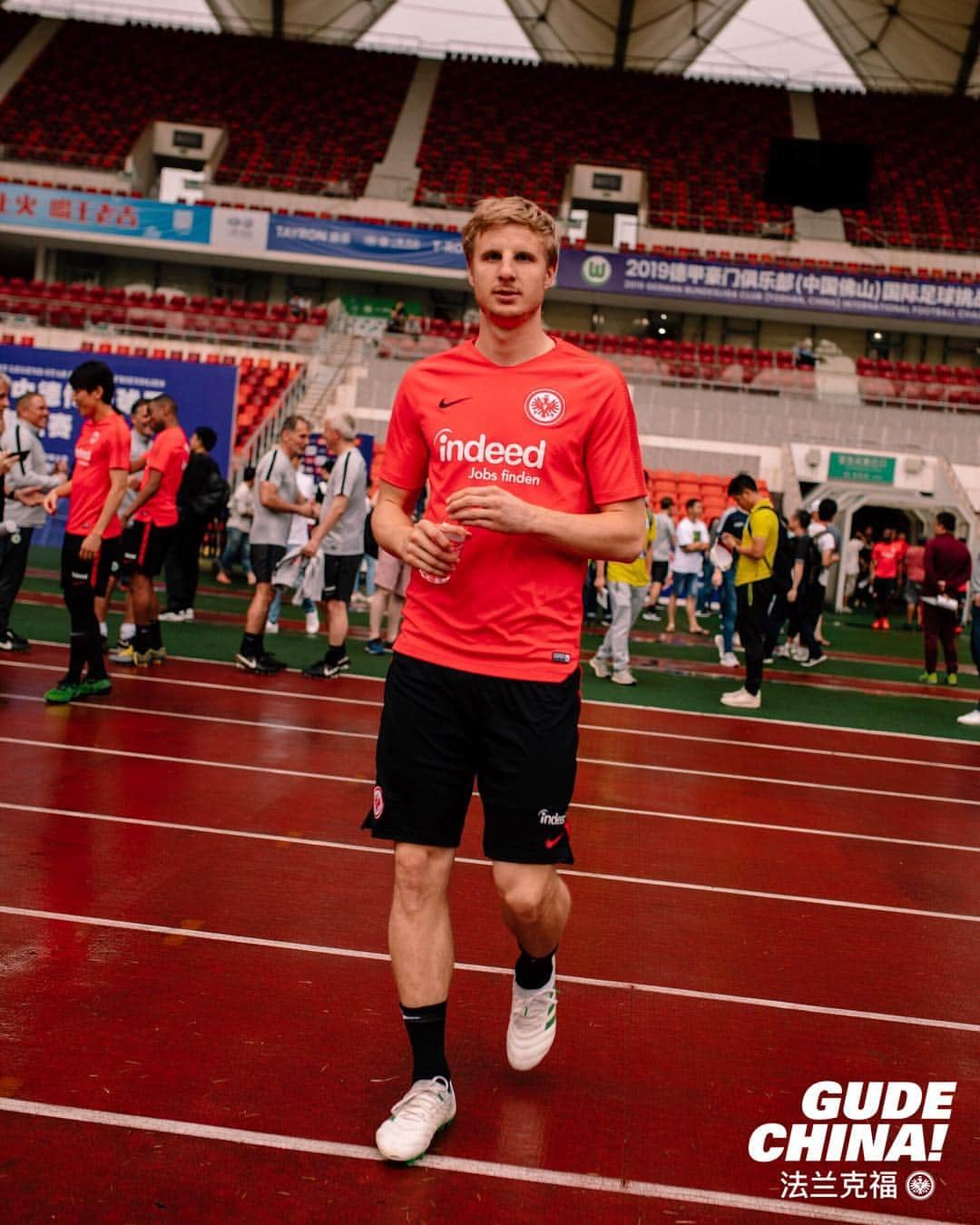 アイントラハト・フランクフルトさんのインスタグラム写真 - (アイントラハト・フランクフルトInstagram)「Training session 👊 • • #training #GudeChina #bundesliga #china #sge #eintracht #frankfurt #eintrachtfrankfurt」5月23日 23時48分 - eintrachtfrankfurt