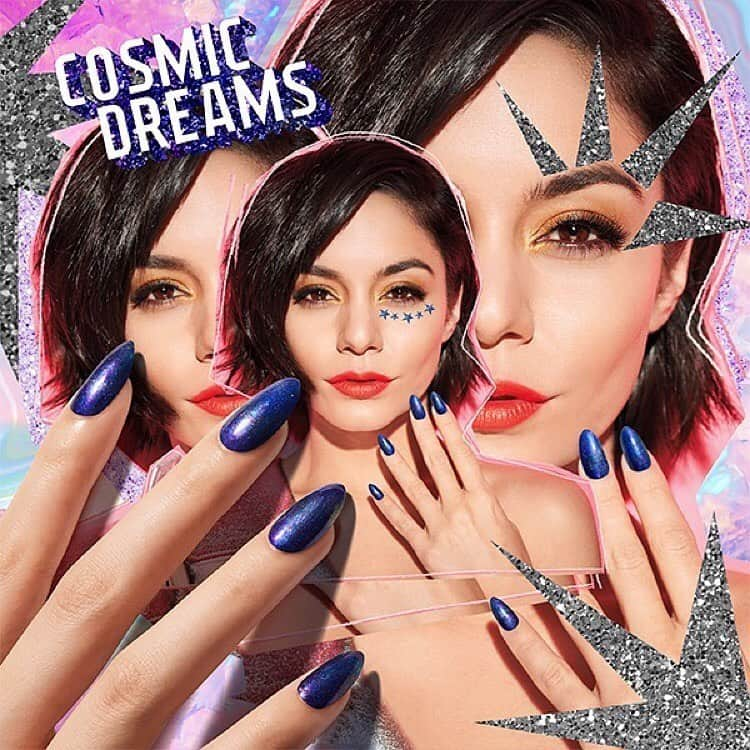 永瀬まりさんのインスタグラム写真 - (永瀬まりInstagram)「Sinful Colors COSMIC DREAMS🦹‍♀️ 左下のアップの手😜 Nails by @aliciatnails / @elinaogawa 💙💙💙 #repost @sinfulcolors_official via @PhotoAroundApp  Get celestial 💫 #CosmicDreams is now available on @Walmart.com in a curated six-pack! #XOXOSinfulColors ✨」5月23日 23時49分 - mari_handmodel