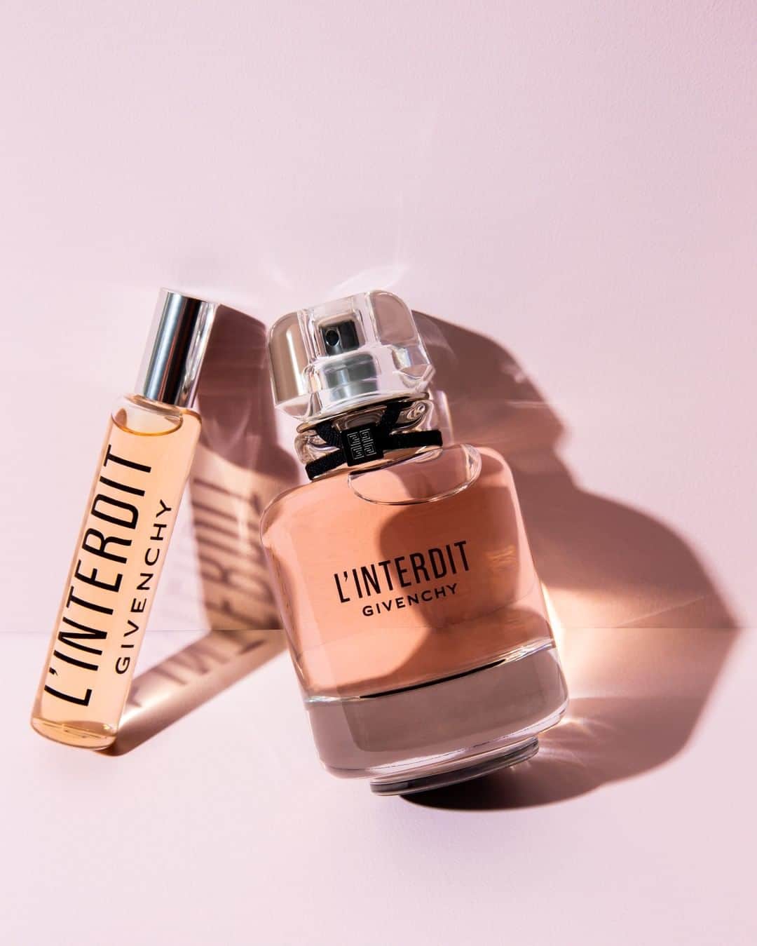 のインスタグラム：「Quel cadeau avez-vous prévu d'offrir à votre maman pour la fête des mères ? ❤  Pensez à nos nouvelles gestuelles parfumées, comme L'Interdit de @givenchybeauty et son nouveau format roll-on qu'elle pourra emporter partout! 😍  #SephoraMamanForever #SephoraFrance」