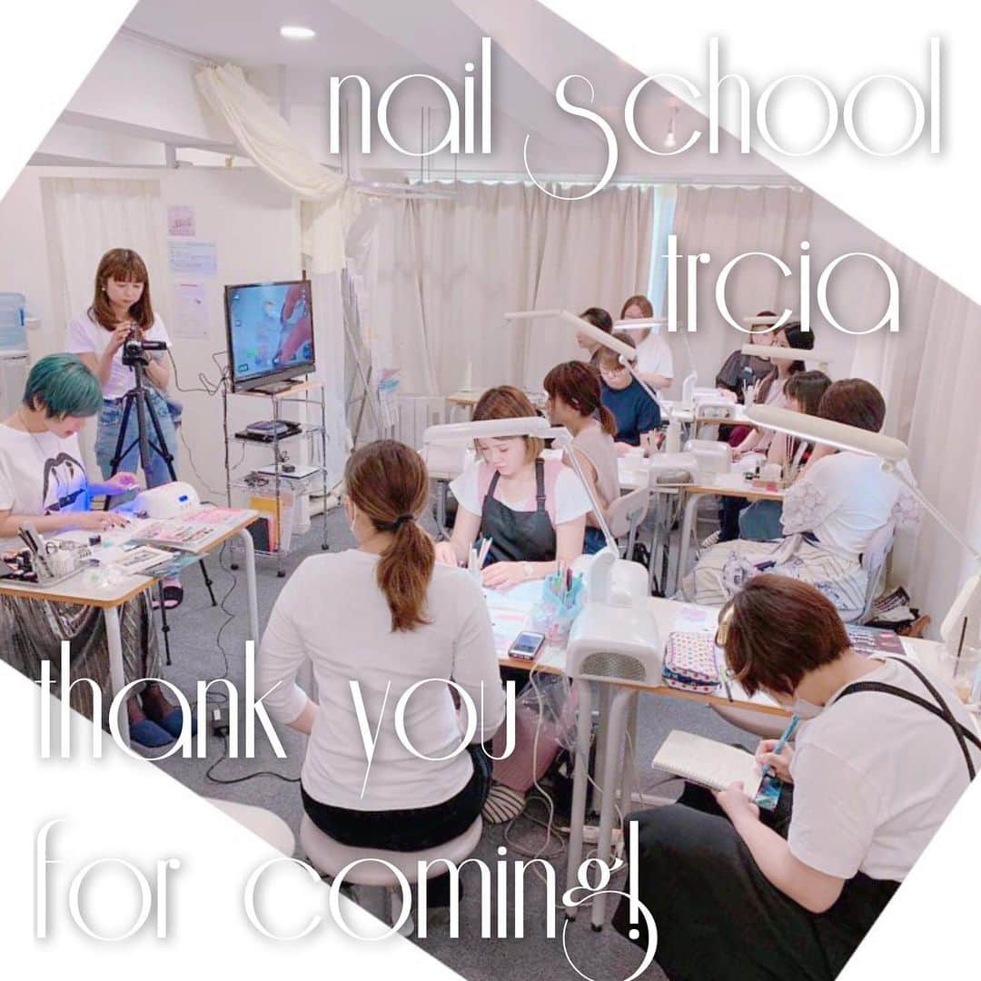 なかやまちえこさんのインスタグラム写真 - (なかやまちえこInstagram)「2018.05.23 nailschool tricia⠀ 生徒さんの作品も撮らせて頂きました！⠀ みんな上手でさすがでした😁😁😁✨🙌🙌💓 #ジェルアートレッスン #tricia #nailschool #ネイルスクール #トリシア #表参道 #ネイルスクールトリシア #ネイルスクールtricia #ワイヤーアート⠀ ♡次回は6/28！外部生の方も有料ですがご受講できます♡⠀ お問い合わせ☎️03-6419-7314⠀ @nailschooltricia」5月23日 23時58分 - chiekonakayama