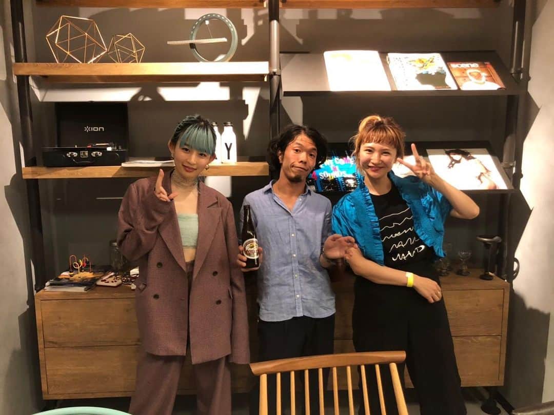 モリシーのインスタグラム：「ポリンと2人ユニットでMYTHレセプション@moxy大阪ありがとう！久々のばんちゃんと！ カイくんもありがとうね！  明日は服部緑地で夏びらき！」