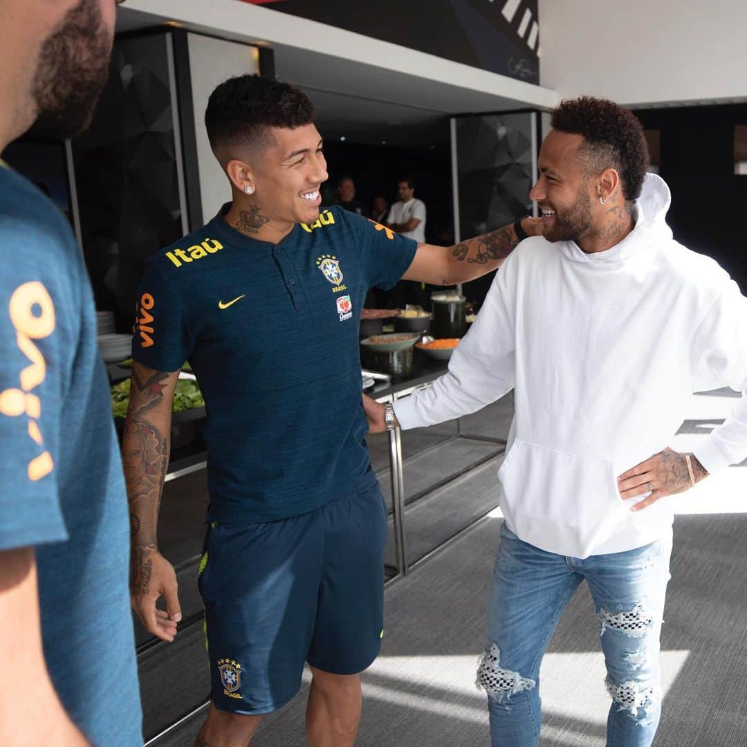 ネイマールさんのインスタグラム写真 - (ネイマールInstagram)「Amigos & companheiros .. honra e satisfação em fazer parte desse grupo!」6月22日 3時27分 - neymarjr