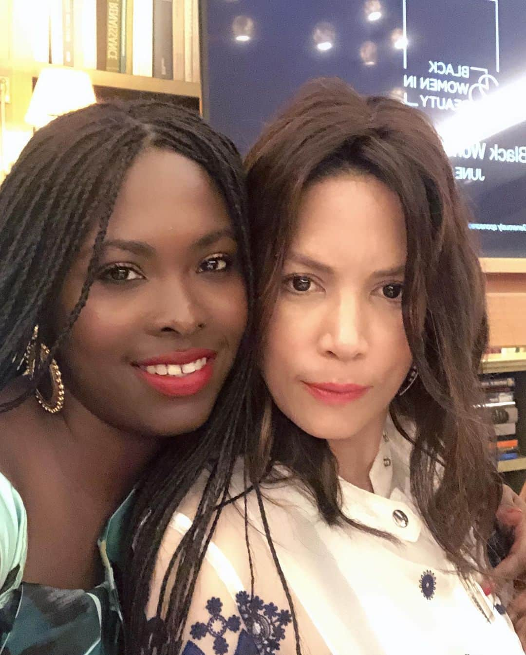 Lacy Redwayさんのインスタグラム写真 - (Lacy RedwayInstagram)「Wow, where do I start .  My cheeks still hurts from smiling so much last night . 😊  I had the privilege of sitting in a room full of the black beauty execs and  entrepreneurs . Thank you @25_bwb for having me . 🙏🏾🙏🏾🙏🏾🙏🏾」6月22日 3時35分 - lacyredway