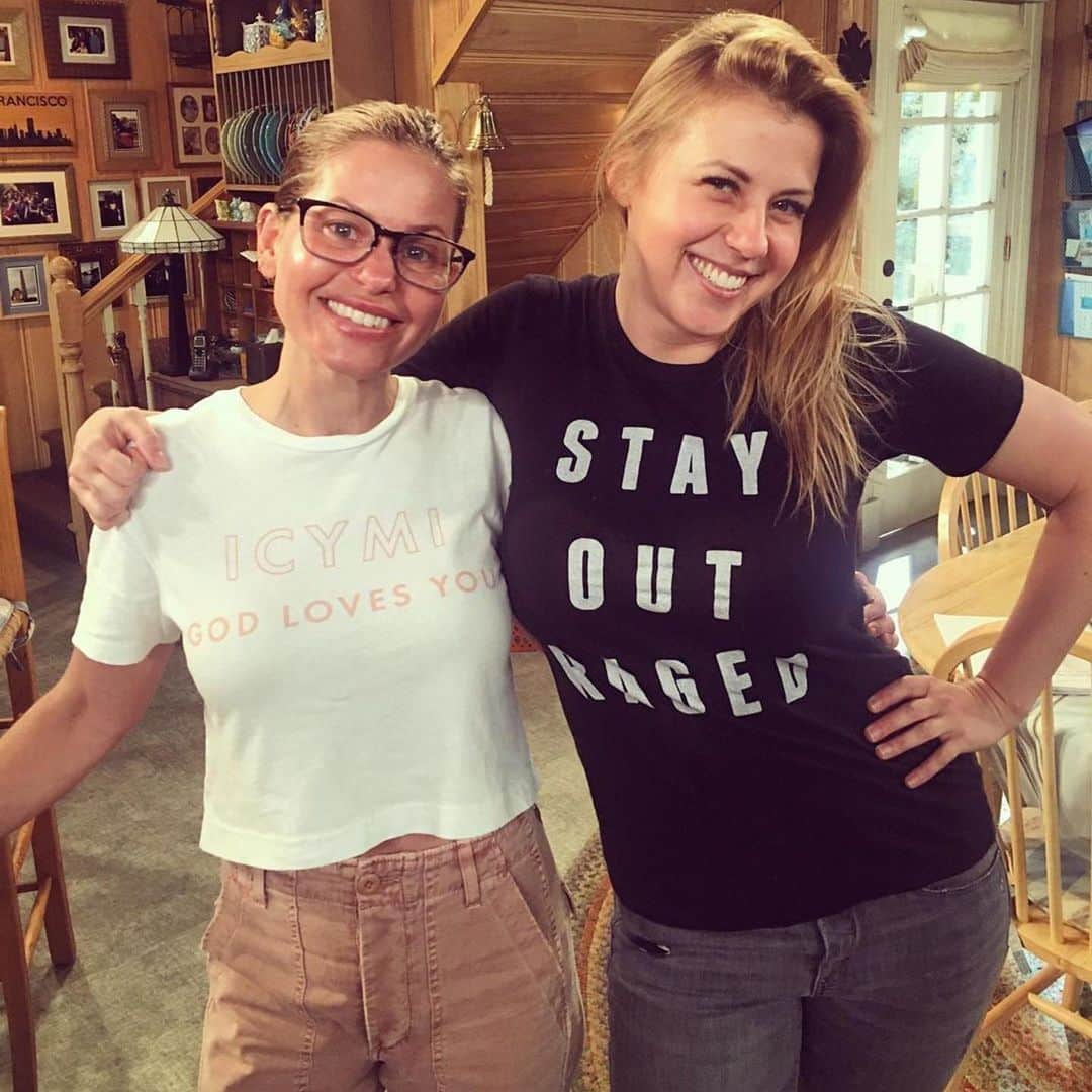 ジョディ・スウィーティンさんのインスタグラム写真 - (ジョディ・スウィーティンInstagram)「#Repost @candacecbure with @get_repost ・・・ Our t-shirts describe our  personalities and relationship perfectly 😜. #sisters @jodiesweetin - Candace’s t-shirt is from her collection at @dayspringcards  My shirt is from @onlychildapparel」6月22日 3時53分 - jodiesweetin