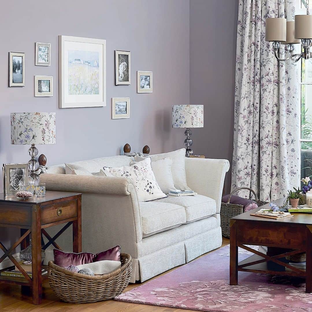 ローラアシュレイのインスタグラム：「Bring a rich and romantic feel into any room of the house with a coat of Pale Iris. Enjoy 50% + an extra 10% off all decorating now!」