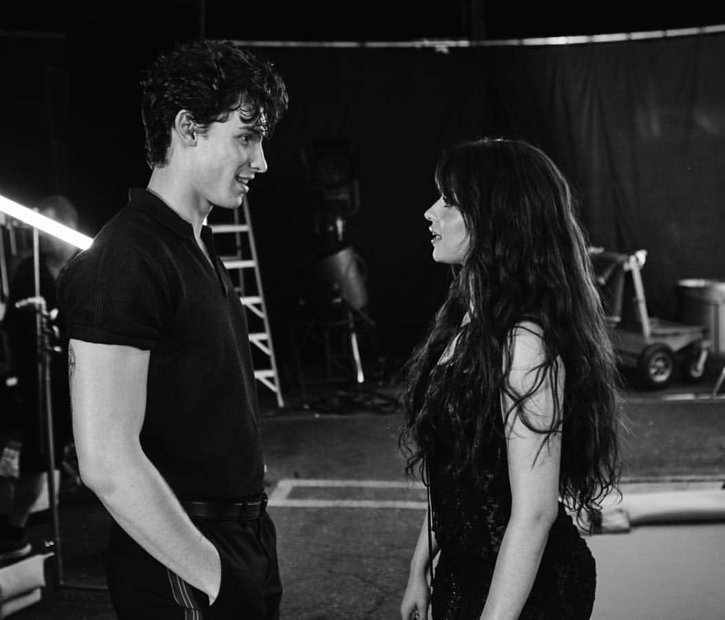 カミラ・カベロさんのインスタグラム写真 - (カミラ・カベロInstagram)「me asking Shawn if he will ever learn the lyrics to the bridge of IKWYDLS」6月22日 4時37分 - camila_cabello