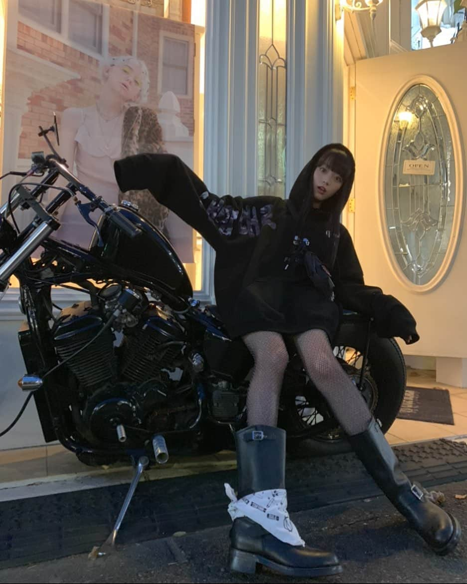 ゆらさんのインスタグラム写真 - (ゆらInstagram)「バイクごちゃごちゃしてる系」6月21日 19時40分 - yura_pk