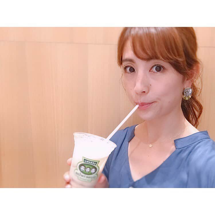 大谷朋子さんのインスタグラム写真 - (大谷朋子Instagram)「♡ * 蒸しっと暑い日が続いてます。 * 気になっていた @threetwinsicecream.jp の アイスクリームフロート飲んできました𐀑 ꪾ❤︎ * スカッとしたくて Ginger Lemon sparkleを🍋 * 時間が経つとアイスチャイみたいになって、 これまた美味しい♡ * 次はコーヒーやマンゴーフロートも飲んでみたいな🧡 * * #threetwinsicecream #threetwins #アイスクリームフロート #代官山 #新宿」6月21日 19時43分 - tomoko_ohtani