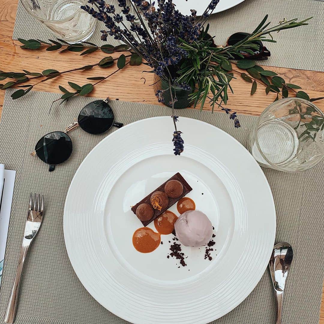 Carolineさんのインスタグラム写真 - (CarolineInstagram)「Un régal ! 🙏🏻 #yummy #dessert」6月21日 19時45分 - beauteactive