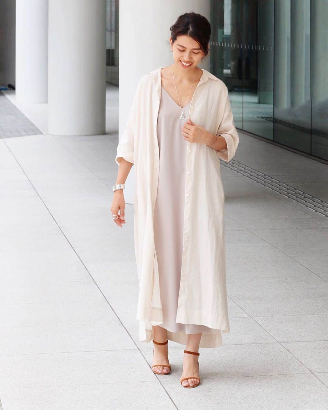 IENAさんのインスタグラム写真 - (IENAInstagram)「【Linen Big Shirt One-piece】﻿ ﻿ 今年らしい旬顔のワンピースといえば“ロングシャツワンピース”﻿ ﻿ 上質でしなやかな麻素材100%を用いており、麻特有のシワ感があっても、上品な印象をキープしています。﻿ ﻿ 以前インスタライブでも紹介し、お問い合わせの多かったコーディネート！キャミソールワンピースをインナーのように使った「ワンピース×ワンピース」が新鮮✨﻿ ﻿ ﻿ ﻿ ✔︎ 2つのワンピースは同系色でまとめるのがポイント﻿ ﻿ ✔︎ ラフな印象になりやすい麻素材には、ジュエリーをプラスして上品に﻿ ﻿ ✔︎ 身長にあわせて、足元はフラットシューズでも❤︎﻿ ﻿ ※写真のスタッフ @_mai1030_ は160cmで36サイズ着用﻿ ※ライブ配信でバイヤー @misa_nishi 154cmでサンプルの38サイズ着用(ライブの詳細はトップのIGTV📺をチェック！)﻿ ﻿ ﻿ -------------------------﻿﻿﻿﻿﻿﻿ one-piece【IENA】¥16,000+tax﻿ col:グレーA、ナチュラル、ベージュ﻿ size:36.38﻿ no.19040900026020  cami dress【IENA】¥14,000+tax no.19040900300030 ※maison collectionのキャミワンピースの新作です☺︎ 7月中旬入荷予定﻿です✨ ﻿﻿ ﻿﻿ ﻿ tap to shop🛒﻿﻿﻿﻿﻿ ﻿﻿﻿﻿﻿﻿﻿﻿ ﻿﻿﻿﻿﻿﻿﻿﻿ ﻿﻿﻿﻿﻿﻿﻿﻿﻿﻿﻿ #iena﻿﻿﻿﻿ #麻シャツ﻿ #baycrewsstore﻿﻿﻿﻿﻿﻿﻿﻿﻿ #iena_summer﻿﻿﻿﻿﻿」6月21日 19時50分 - iena_jp