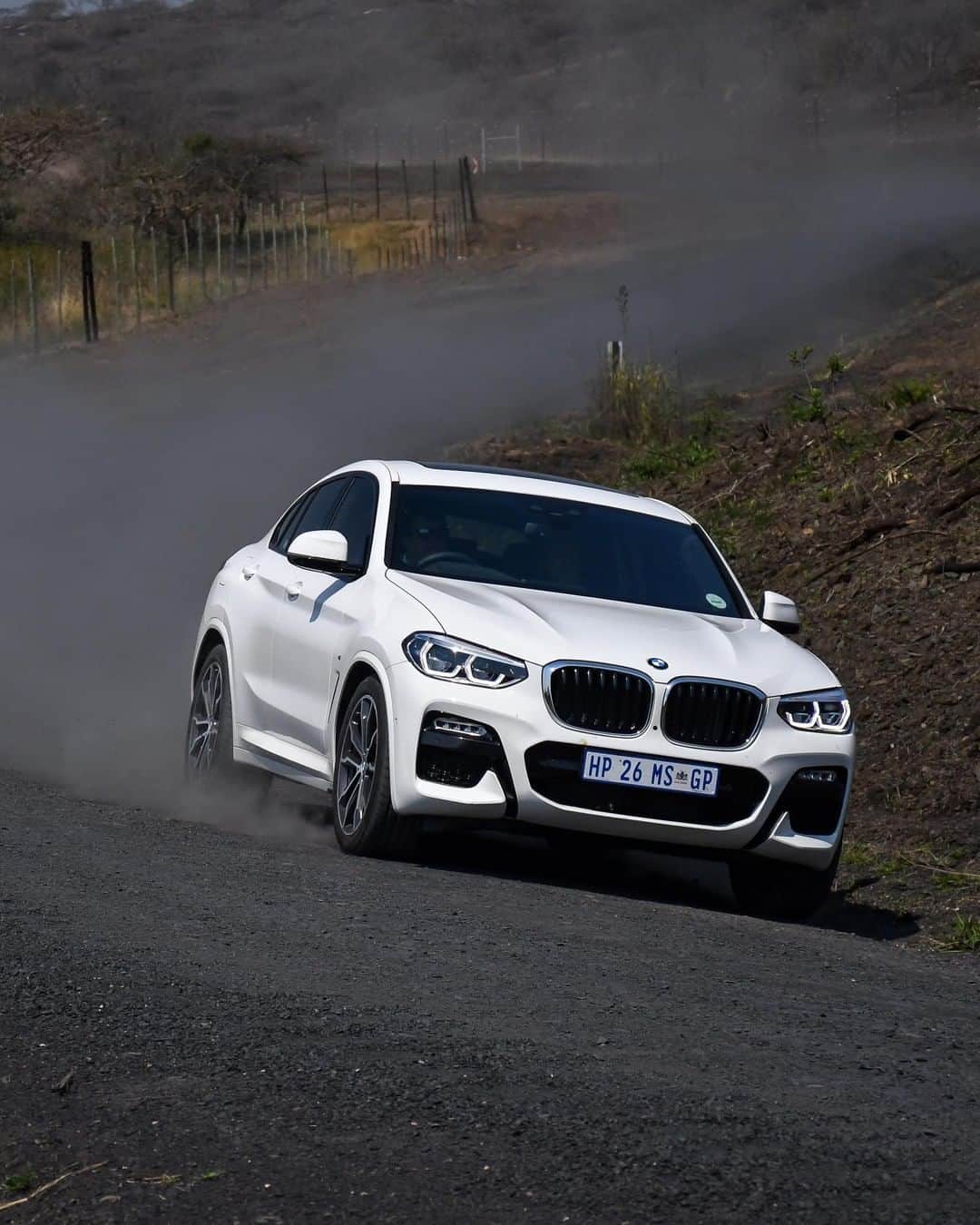 BMWのインスタグラム：「A character of push, conquer, lead. On every surface. The BMW X4. #BMW #X4」