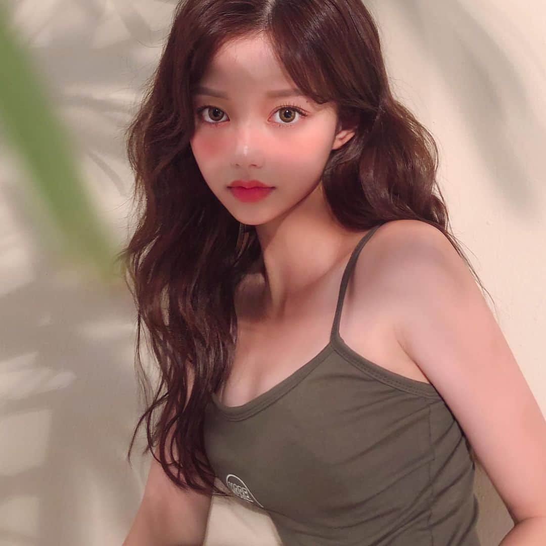 Chuuのインスタグラム：「주말 잘보내세요!✨#chuuseoul」