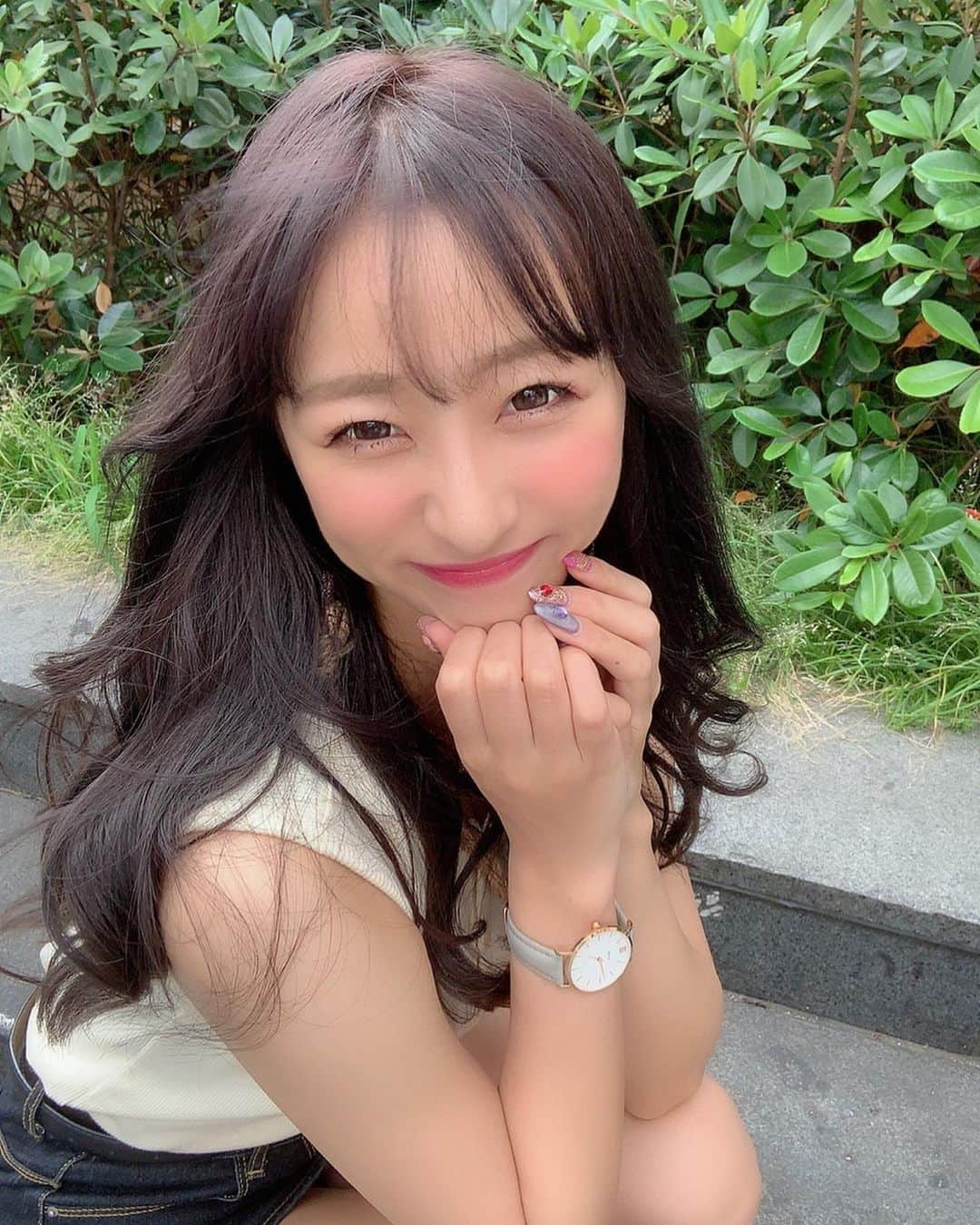 渡辺葉月さんのインスタグラム写真 - (渡辺葉月Instagram)「. . 夏に向けて逆に暗くしたよ . . . パープルとブルーとグレーはいってるんだって、可愛い☺︎︎ . . #ヘアカラー #ヘア #ヘアスタイル #パープルカラー #アッシュカラー #グレーアッシュ #パープルアッシュ #暗髪カラー #シースルーバング」6月21日 20時30分 - hazu.1123