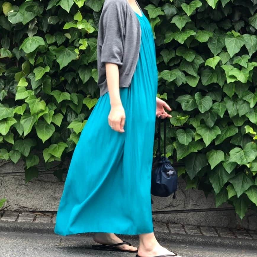 haunt Daikanyamaさんのインスタグラム写真 - (haunt DaikanyamaInstagram)「- City resort style-﻿ .﻿ .﻿ . HAUNT  Cardigan: 1-9103002-03 ¥24,000+tax﻿﻿ Dress: 1-9105000-85 ¥21,000+tax﻿﻿ BAGS IN PROGRESS Bag: 2-9112021-89 ¥12,000+tax﻿﻿ . . . . . ﻿#fashion#ファッション#haunt#ハウント#cardigan#カーディガン#one-piece#ワンピース#dress#ドレス#satin#サテン#bag#バッグ#pouch#ポーチ#pochette#ポシェット#hauntdaikanyama#ハウント代官山#hauntstyling#きれいめコーデ#シンプルコーデ#大人コーデ#relaxstyle#リラックススタイル」6月21日 20時24分 - haunt_daikanyama