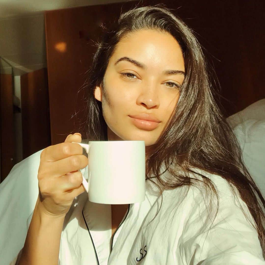 シャニーナ・シャイクのインスタグラム：「“No beauty shines brighter than that of a good heart “ - SS」
