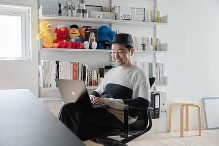 Yu Nagabaさんのインスタグラム写真 - (Yu NagabaInstagram)「Casa BRUTUSのMicrosoft Surface Laptop2特集記事に出ました。  https://casabrutus.com/design/107767  6/20(木)~7/19(金)の期間、ビックロ新宿東口店とビックカメラ有楽町店に僕のイラストが掲出された特設ブースも設置されます。他にも、ビックカメラSurface Laptop2取り扱い店舗でステッカーがもらえるので、是非立ち寄ってみてください。  #biccamera #surfacelaptop2 #yunagaba #microsoftsurface」6月21日 20時35分 - kaerusensei