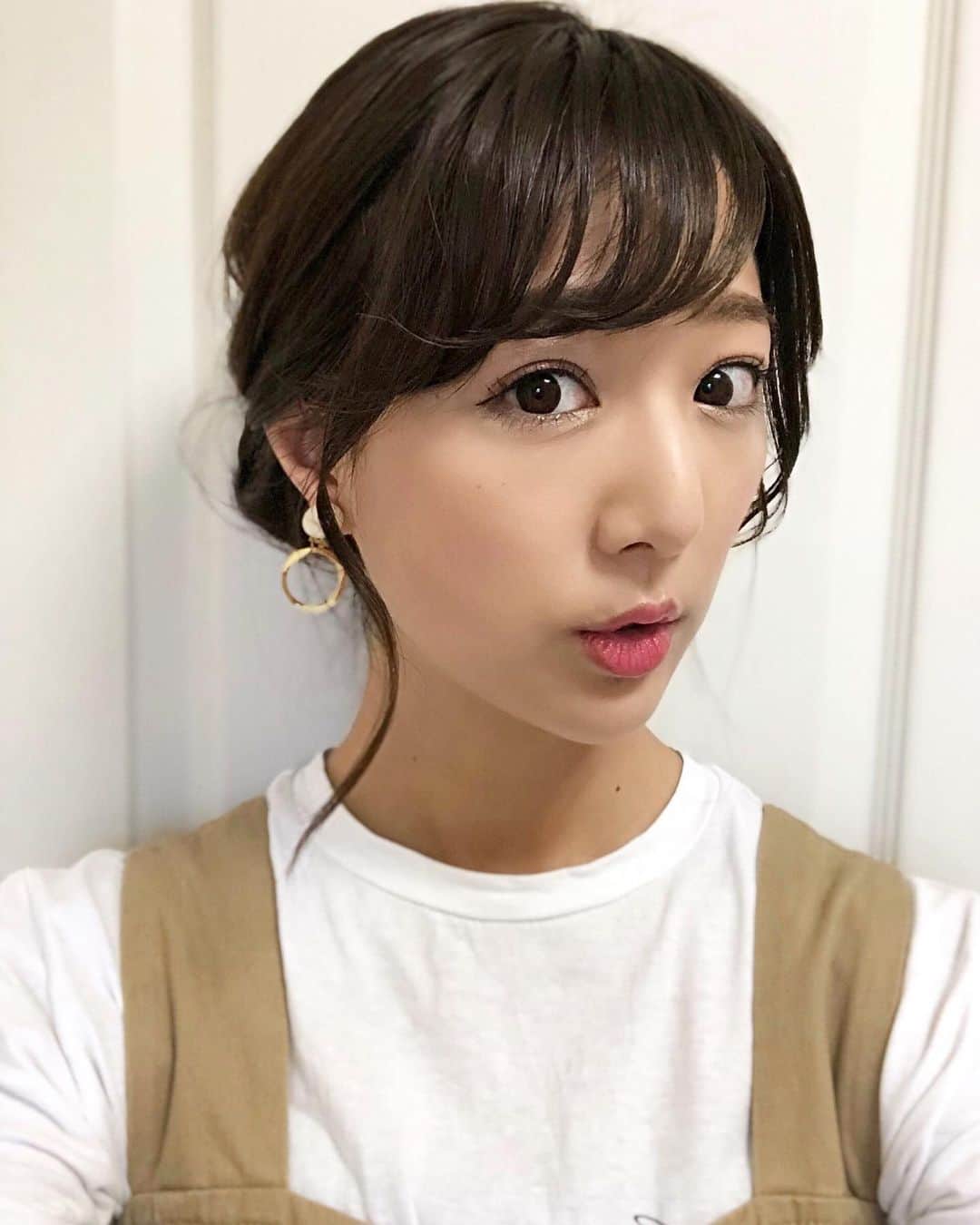 佐々木もよこさんのインスタグラム写真 - (佐々木もよこInstagram)「アップスタイルだとイヤリングが映える〜💓﻿ ﻿ ﻿ これからの暑い季節には﻿ このスタイルいいよねー😊👗❤️✨﻿ ﻿ 今週日曜はFM NACK5 カメレオンパーティーですが、来週の火曜日、キラスタのパーソナリティーをすることになりました🐷✨﻿ ﻿ 久しぶりに貴大くんと一緒です❗️﻿ ﻿ お時間ある方は、どちらも！﻿ 応援にきてください🐶🐷🐰🍕💕💕﻿ ﻿ ﻿ ﻿ ﻿ ﻿ ﻿ ﻿ #イヤリング#アップスタイル#ヘアアレンジ#ファッション#キラスタ#hairstyle#fashion#coordinate」6月21日 20時51分 - moyoko_atom