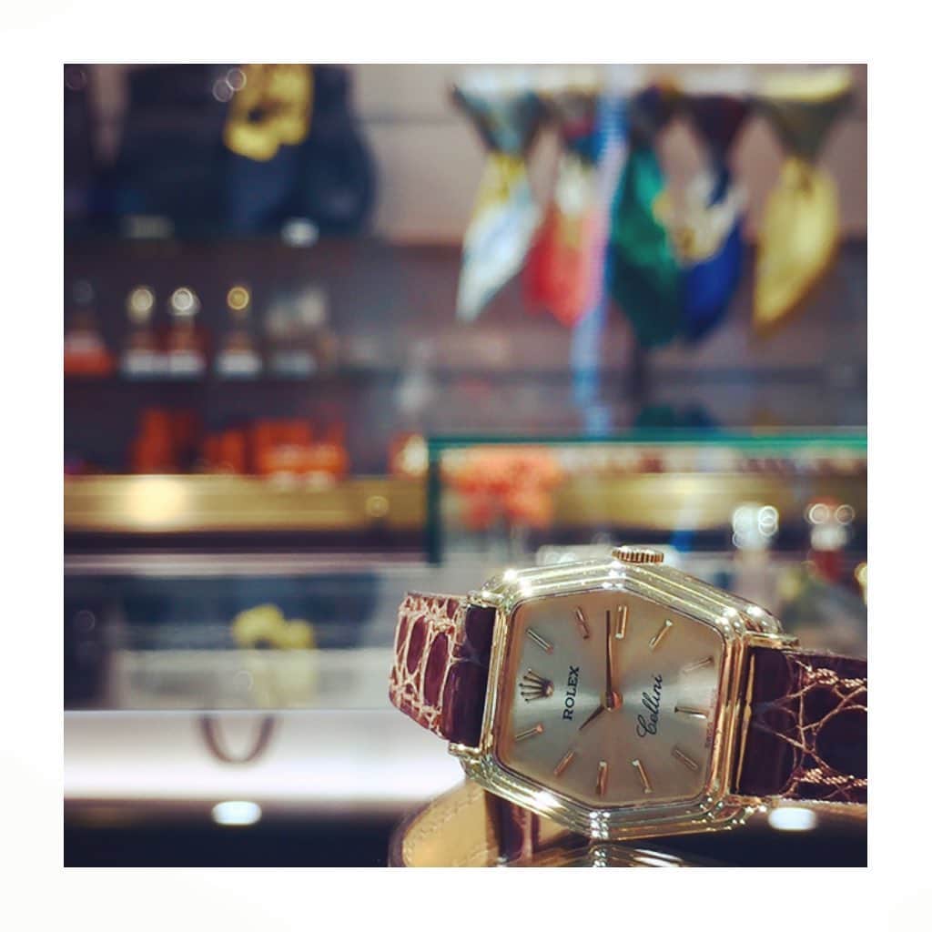 HIROBさんのインスタグラム写真 - (HIROBInstagram)「-HIROB札幌店-﻿ Vintage rolex cellini﻿ 180003890-143830﻿ ¥280,000+tax﻿ ﻿ Vintage rolex celliniが﻿ 純正尾錠付きで入荷致しました。﻿ ﻿  お問い合わせ先﻿ 011-209-5119﻿ ﻿ #hirob﻿ #hirobsapporo﻿ #baycrews﻿ #rolex﻿ #vintagerolex﻿ #rolexcellini﻿ ﻿ #ヒロブ﻿ #ヒロブ札幌店﻿ #ベイクルーズ﻿ #ヴィンテージロレックス﻿ #ロレックスチェリーニ」6月21日 21時22分 - hirob.jp