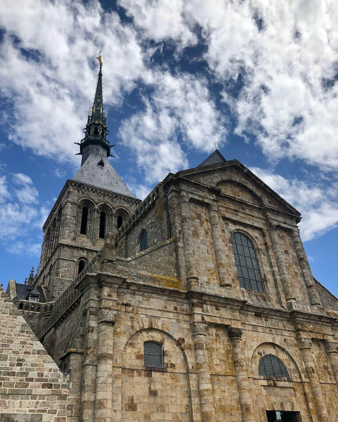 FashionDreamer Dさんのインスタグラム写真 - (FashionDreamer DInstagram)「No number, can know time throw watching cloud. It was good place where I was Mont Saint-Michel. ㅤ ㅤ ㅤ ㅤ ㅤ ㅤ ㅤ ㅤ ・🇮🇶🇾🇪🇸🇩🇪🇬🇪🇷🇦🇺🇰🇼🇰🇲🇶🇦🇸🇦🇩🇯🇸🇾🇴🇲🇹🇩🇹🇳🇧🇭 ‎لا يوجد رقم ، يمكن مشاهدة الوقت لمعرفة السحابة.  كان مكانًا جيدًا حيث كنت مونت سانت ميشيل. ㅤ ㅤ ㅤ ㅤㅤ ㅤ ㅤ ㅤ ㅤ ・🇯🇵 1人旅、世界遺産モン・サン・ミッシェル😆 たくさん吸収してきました~! ㅤ ㅤ ㅤ ㅤㅤ ㅤ ㅤ ㅤ ㅤ ・🇫🇷🇼🇫🇨🇦🇬🇦🇨🇲🇬🇳🇬🇵🇨🇮🇰🇲🇨🇬🇨🇩🇧🇱🇵🇲🇩🇯🇯🇪🇨🇭🇸🇨🇸🇳🇹🇩🇹🇳🇹🇬🇳🇪🇳🇨🇭🇹 Aucun nombre, peut regarder le temps voir pour le nuage.  C'était un bon endroit où j'étais au Mont Saint-Michel. ㅤ ㅤ ㅤ ㅤㅤ ㅤ ㅤ ㅤ ㅤ ・🇪🇸🇮🇨🇦🇷🇺🇾🇪🇨🇸🇻🇨🇺🇬🇹🇨🇷🇨🇴🇨🇱🇩🇴🇳🇮🇵🇦 No hay número, puede ver el tiempo para ver en la nube  Era un buen lugar donde estaba el Mont Saint-Michel. ㅤ ㅤ ㅤ ㅤㅤ ㅤ ㅤ ㅤ ㅤ ・🇩🇪🇦🇹🇹🇬🇨🇭🇳🇦 Keine Nummer, kann mal nach Cloud schauen.  Es war ein guter Ort, an dem ich Mont Saint-Michel war. ㅤ ㅤ ㅤ ㅤㅤ ㅤ ㅤ ㅤ ㅤ ・🇧🇷🇦🇴🇨🇻🇬🇼🇸🇹 Nenhum número, pode ver o tempo para ver a nuvem.  Foi um bom lugar onde eu era o Mont Saint-Michel. ㅤ ㅤ ㅤ ㅤㅤ ㅤ ㅤ ㅤ ㅤ ・🇰🇷 번호가 없으므로 구름을 볼 시간을 볼 수 있습니다.  내가 Mont Saint-Michel이었던 곳은 좋은 곳이었습니다. ㅤ ㅤ ㅤ ㅤㅤ ㅤ ㅤ ㅤ ㅤ ・🇳🇱🇦🇼🇨🇼🇸🇽🇸🇷 Geen nummer, kan kijktijd bekijken voor cloud.  Het was een goede plek waar ik Mont Saint-Michel was. ㅤ ㅤ ㅤ ㅤ ㅤ ㅤ ㅤ ・🇮🇹🇦🇺🇸🇲🇨🇭🇻🇦 Nessun numero, puoi guardare il tempo per vedere il cloud.  Era un buon posto dove ero Mont Saint-Michel. ㅤ ㅤ ㅤ ㅤ ㅤ ㅤ ㅤ ・🇷🇺&🇰🇿&🇬🇪&🇹🇯&🇹🇲 Нет номера, можно смотреть время, чтобы увидеть облако.  Это было хорошее место, где я был Мон Сен-Мишель. ㅤ ㅤ ㅤ ㅤ ㅤ ㅤ ㅤ ・🇨🇳&台湾&香港&上海 没有号码，可以看时间看云。 这是我圣米歇尔山的好地方。」6月21日 21時17分 - d_japanese