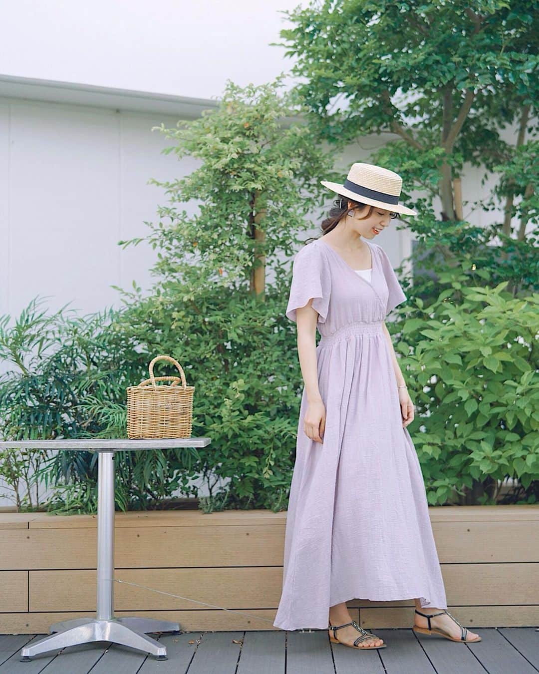 mikicoco00のインスタグラム：「* * * ラベンダーカラー🦄💜 優しい色合いが可愛い♡ ウエストはゴムで伸縮性バッチリ！！ 楽しみ週末！晴れないかなぁ☀️ * * * onepiece#pairmanon hat#beams * * * #ペアマノン#ラベンダーカラー #lavender#summer#hat#fashion#coodinate#smile#photo#simple#outfite#ootd#onepiece」