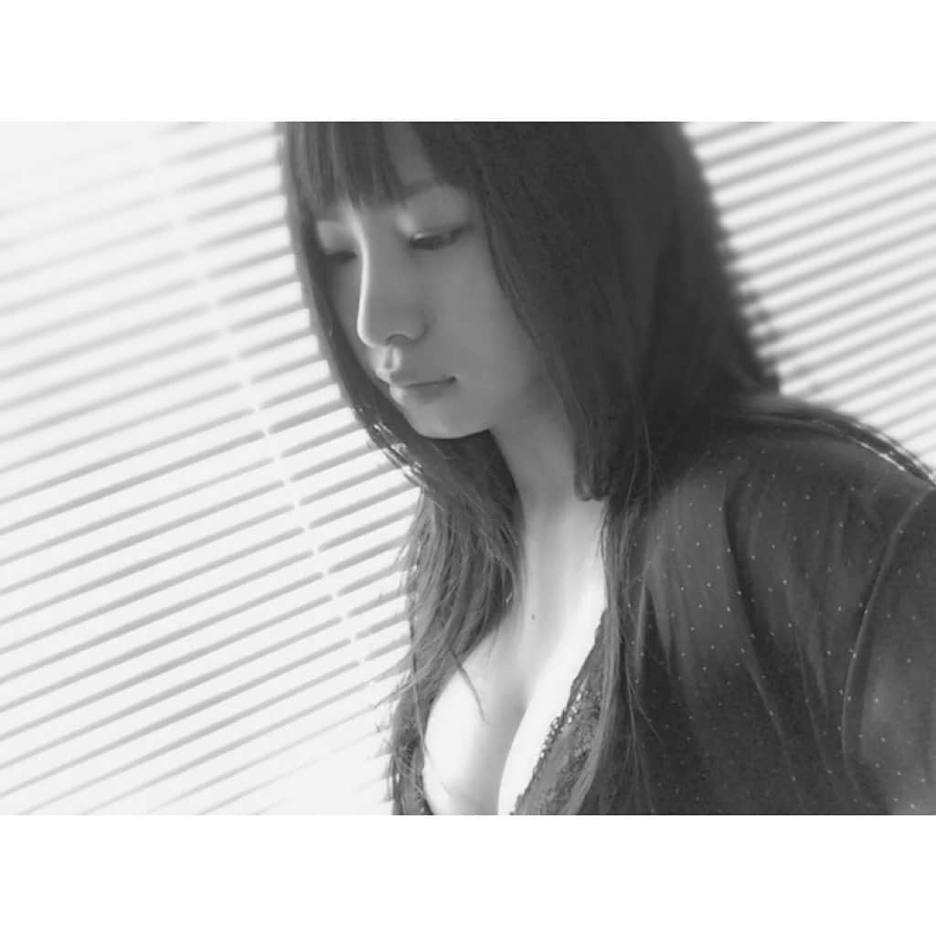 中岡龍子さんのインスタグラム写真 - (中岡龍子Instagram)「.👄」6月21日 21時25分 - ryoko1792