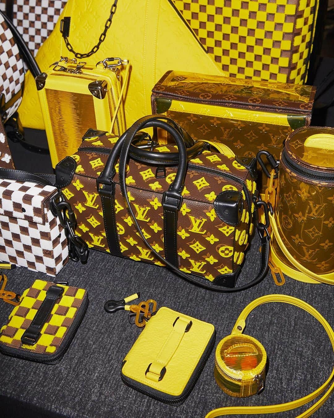 ルイ・ヴィトンさんのインスタグラム写真 - (ルイ・ヴィトンInstagram)「#LVMenSS20  Tufted Monogram and Damier canvases give a three-dimensional effect to bags from #VirgilAbloh’s latest #LouisVuitton collection. Watch the show now at louisvuitton.com Photo by @sicknethi」6月21日 21時26分 - louisvuitton