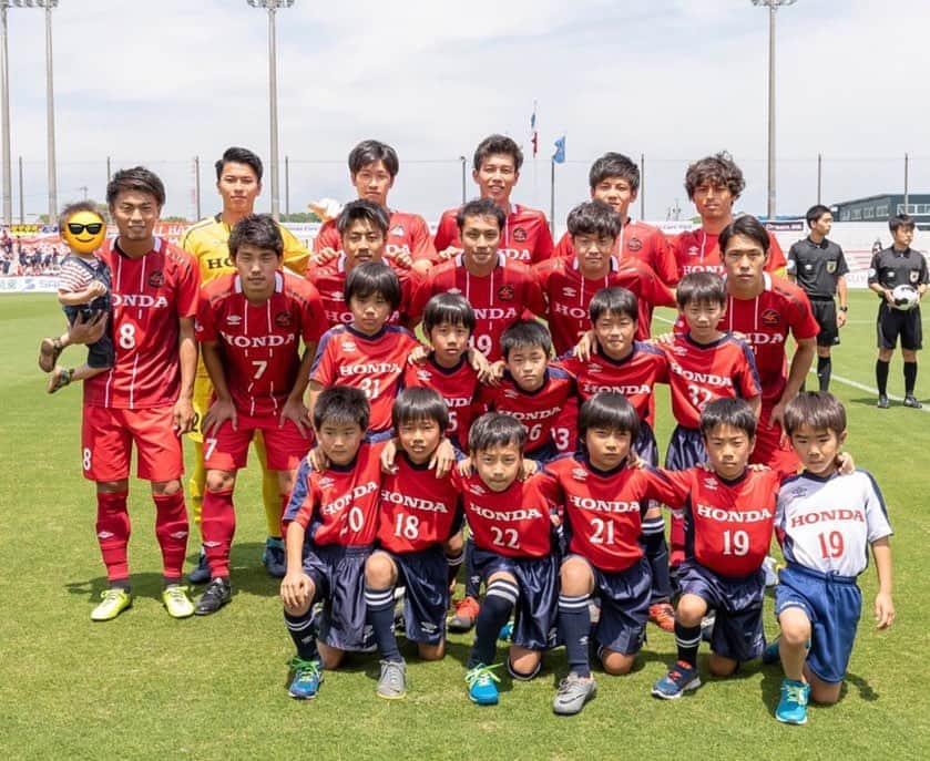 山藤健太のインスタグラム：「そういえばこの間、ようやく息子と入場できたので、一つ夢が叶いました😎お父さん引き続き頑張ります！ あとTwitterがかなり前からログイン出来なくなったので更新できません😳なのでなるべくインスタ更新します！ #HondaFC #そんな事いうて気が向いた時にしか更新しないよ😇」