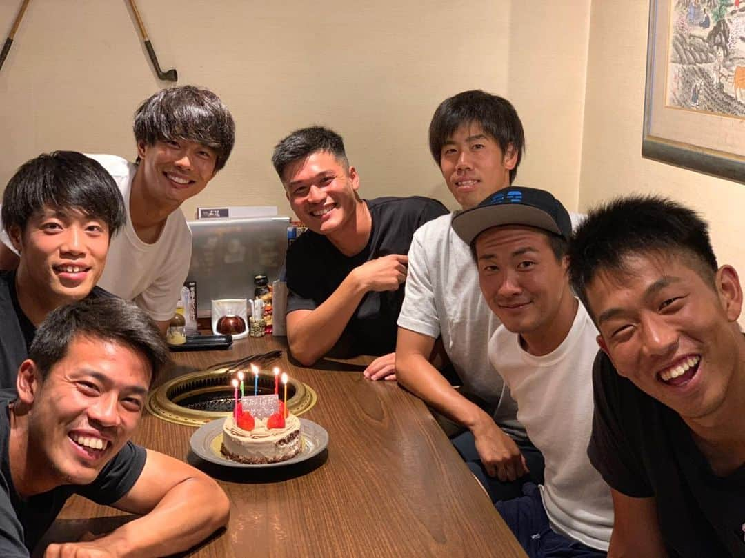 牲川歩見のインスタグラム：「アスル同期会🔵 #94年組 #頑張っていきましょう #ケーキありがとう🎂」