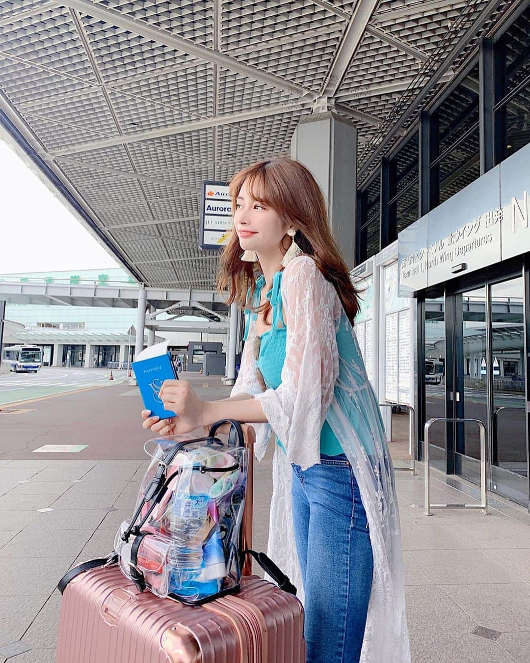 得あゆさんのインスタグラム写真 - (得あゆInstagram)「久しぶり韓国🇰🇷✈️ 私の旅の目的は食べる事🍚 太っても幸せ🐷✨ ・ ・ ・ ・ ・ ・ ・ ・ #韓国#韓国旅行#旅#旅行#女子旅#タビジョ#コーデ#大人カジュアル#ファッション#スタイル#モデル#デニム#夏#インスタ映え#空港#カメラ女子#写真#お洒落#コーディネート#食べ歩き#グルメ#travel#korea#koreanfood#denim#style#photo#japanesegirl#travelphotography#koreafashion」6月21日 21時49分 - tokuayu819