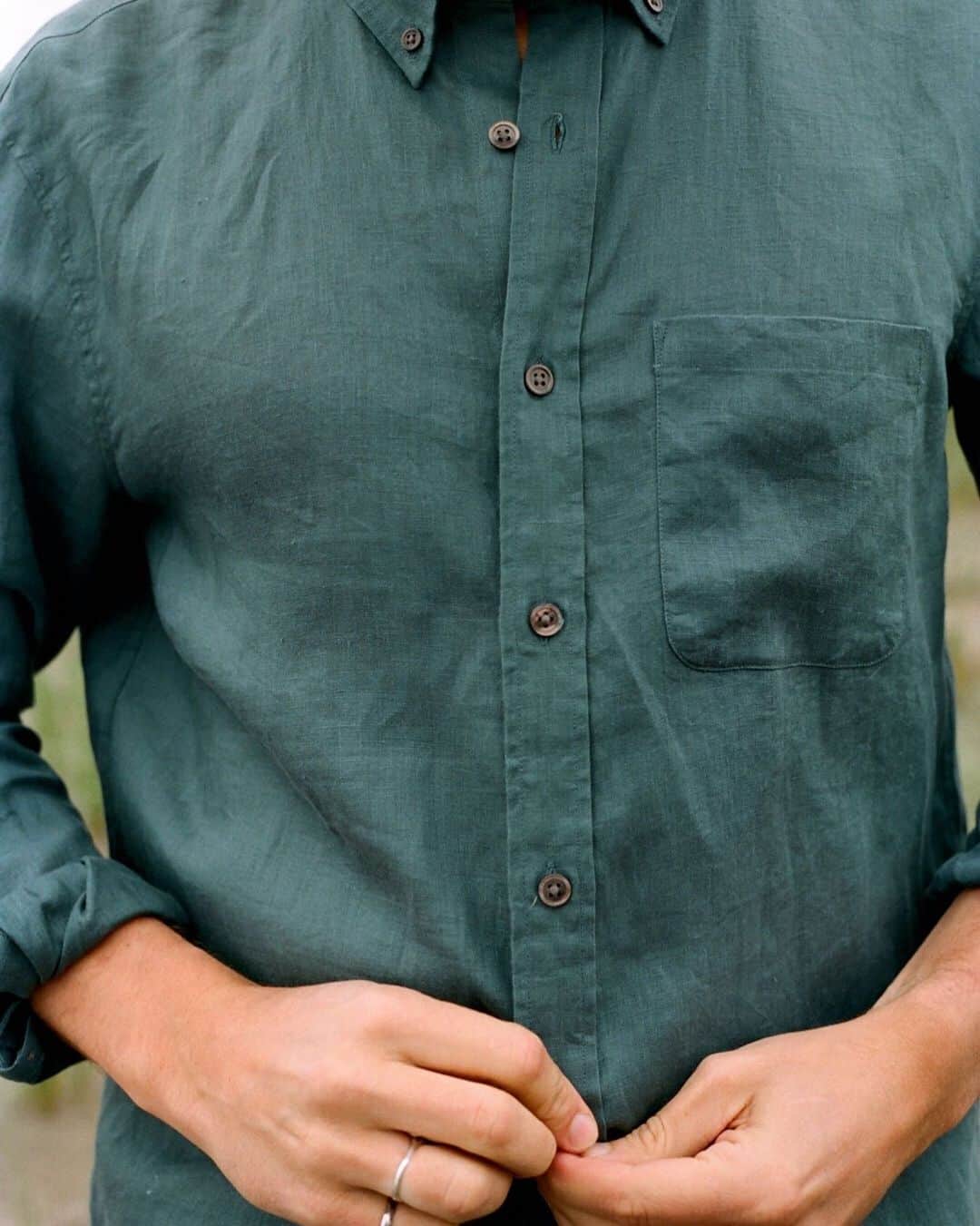 Club Monacoのインスタグラム：「So cool. // Keep it light in our signature slim-fit button-down in 100% linen.」