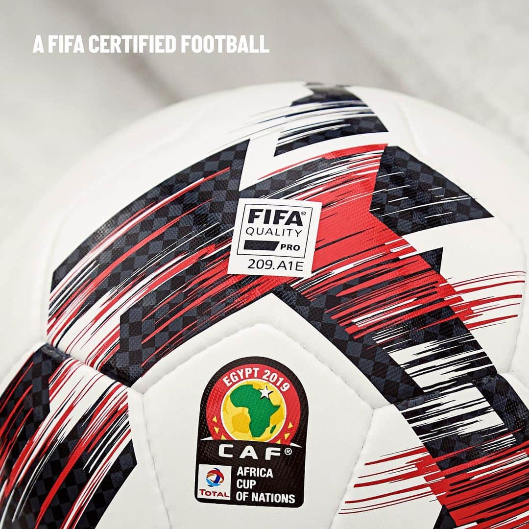 UMBROさんのインスタグラム写真 - (UMBROInstagram)「The @caf_online Africa Cup of Nations kicks off this evening using our Neo Pro football. Tell us your score predictions for 🇪🇬 vs 🇿🇼 below👇. . . . . #Umbro #umbrofootball #football #africanfootball #afcon2019 #egypt #zimbabwe」6月21日 21時46分 - umbro