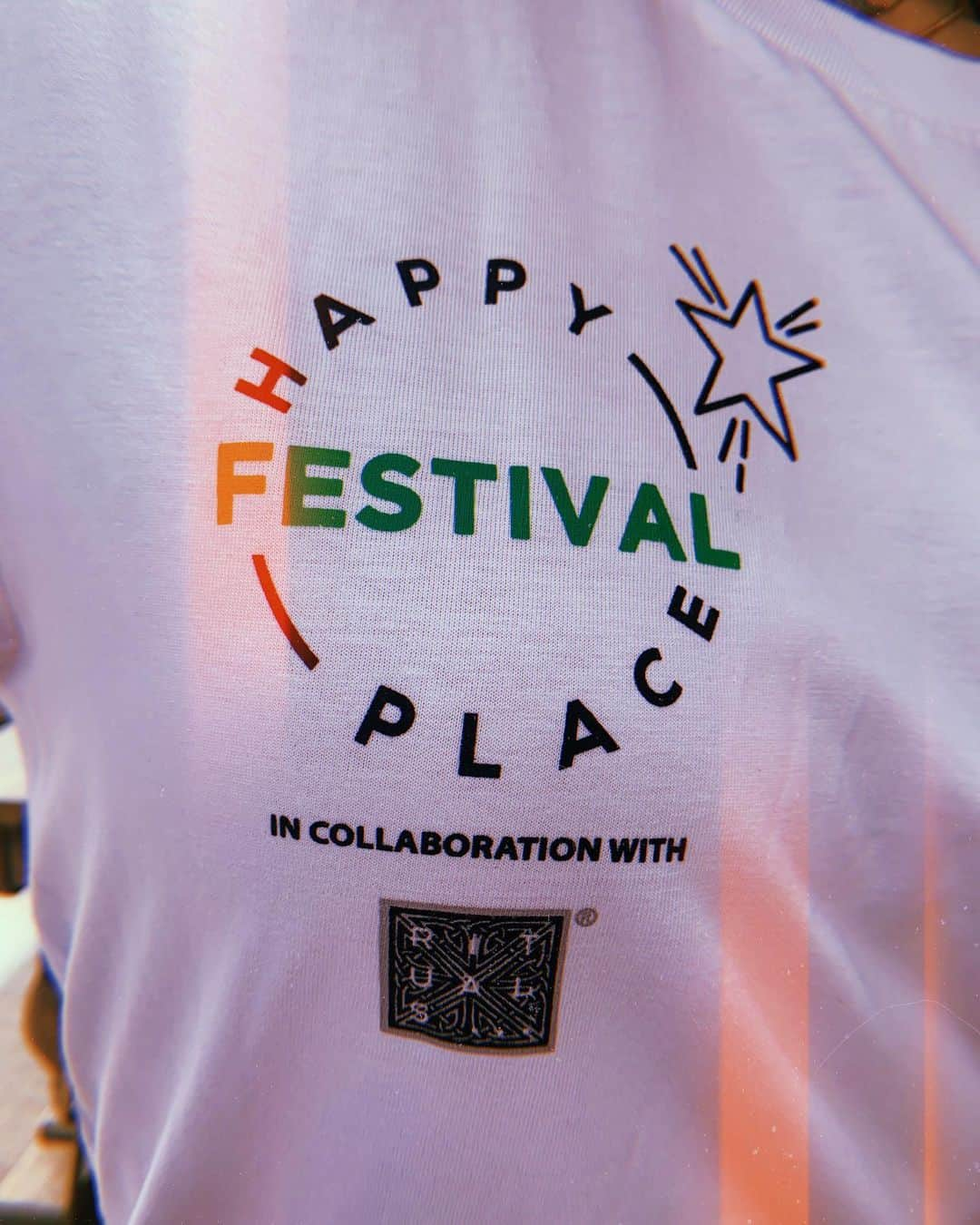 ファーン・コットンさんのインスタグラム写真 - (ファーン・コットンInstagram)「Just got the first sample of this bad boy back for the Happy Place festival. #ivegotmyback ✌🏼」6月21日 21時48分 - fearnecotton