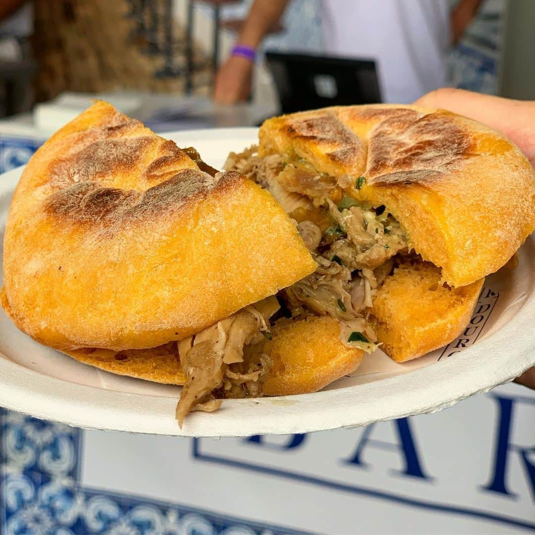 DOMINIQUE ANSEL BAKERYさんのインスタグラム写真 - (DOMINIQUE ANSEL BAKERYInstagram)「My favorite bite @tasteoflondon - the @bardouro pork belly sandwich with crackling and sweet potato bread.👌」6月21日 21時50分 - dominiqueansel