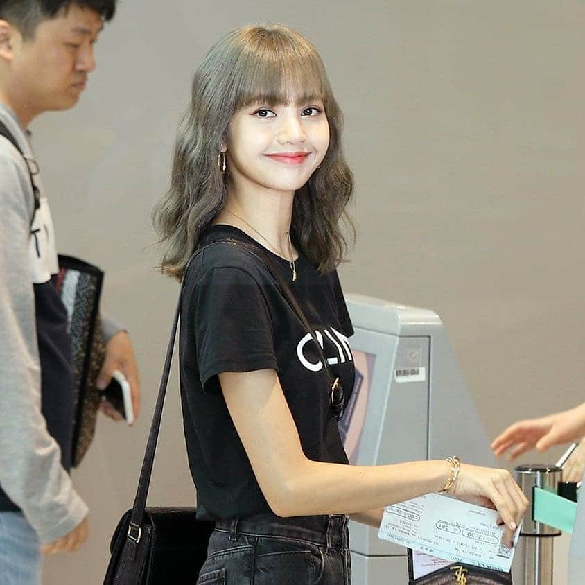 リサさんのインスタグラム写真 - (リサInstagram)「190621 - Incheon Airport #BLACKPINK#블랙핑크#LISA#리사 —©비몽」6月21日 21時50分 - lisa.blackpink