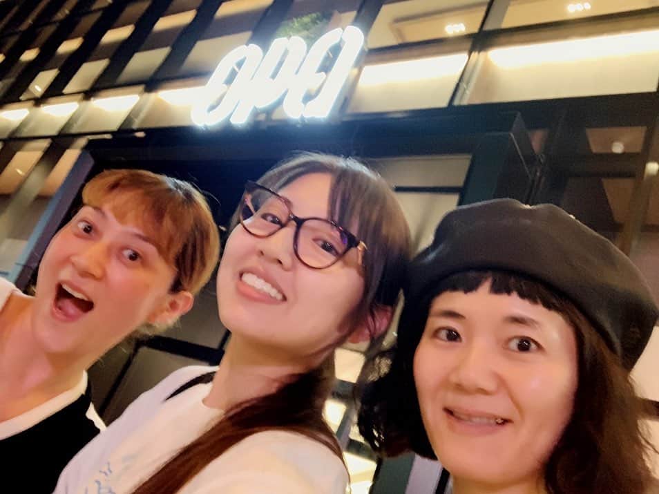 阿部真央のインスタグラム：「‪昨日おとといはお仕事の為に故郷大分に居ました。大分好きです‬ ‪スタイリストHALKAさんとヘアメイク房図さんと、10年ぶりに3人で夕食食べました。女子会みたいだった👯‍♀️10年もありがとう。‬ ‪HALKAさんのベビースタイブランドを置いてくれてるopa大分店さんの前で📸‬ あと待機してる車の中で🚙 またみんなにご報告できるのを楽しみにしてます✨」