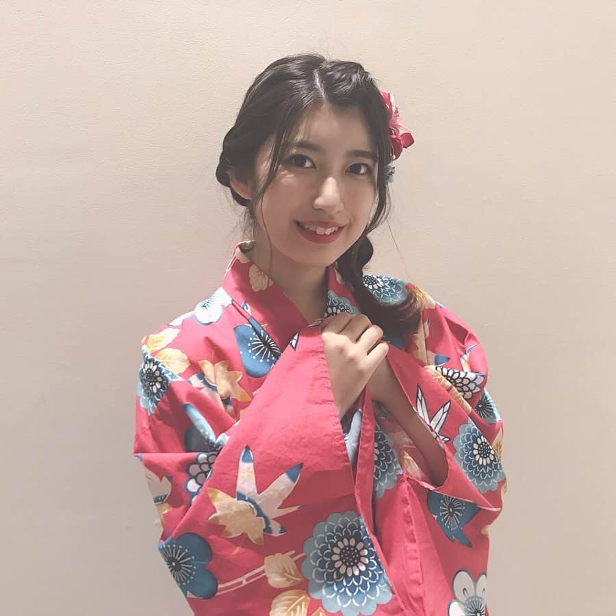 吉田華恋のインスタグラム：「実はピンクもあるとデス💗  浴衣は少し大きめの柄が好みです❤︎ #浴衣」