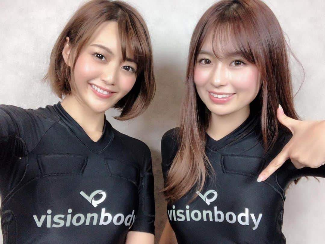 比良祐里のインスタグラム：「撮影はりおちゃんと一緒でした💓 癒し🤤🤤 楽しかったな〜💓 #Evolv #ジム #フィットネススタジオ #撮影」