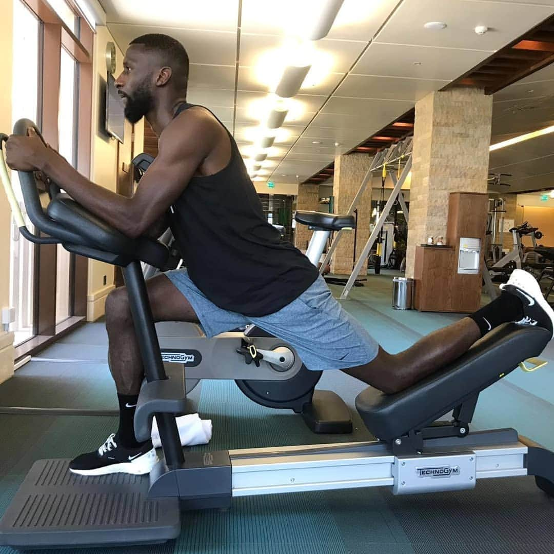 アントニオ・リュディガーさんのインスタグラム写真 - (アントニオ・リュディガーInstagram)「Rehab is going well - more motivated than ever to #comebackstronger 👊🏾 #Hustle #AlwaysBelieve #workworkwork」6月21日 22時03分 - toniruediger