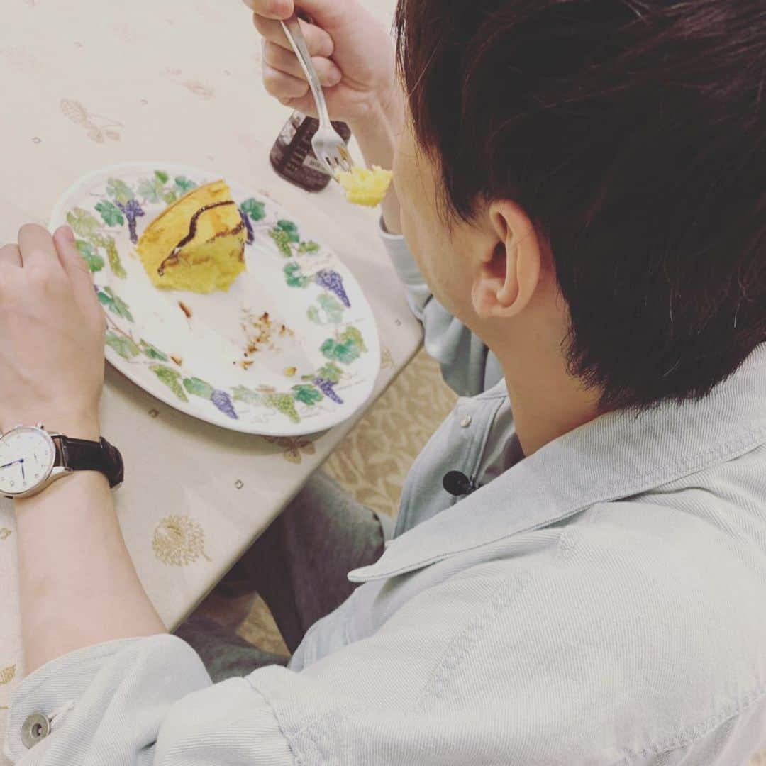 木村良平さんのインスタグラム写真 - (木村良平Instagram)「『木村良平の一緒にミュージアムに行こう！』初回放送ありがとうございました！ 手塚治虫記念館、そしてご本人のことをみんなと楽しく学べたよ！ 写真は、後半で話したシフォンケーキ（笑） #りょへみゅ」6月21日 22時08分 - ryouhey_drunk