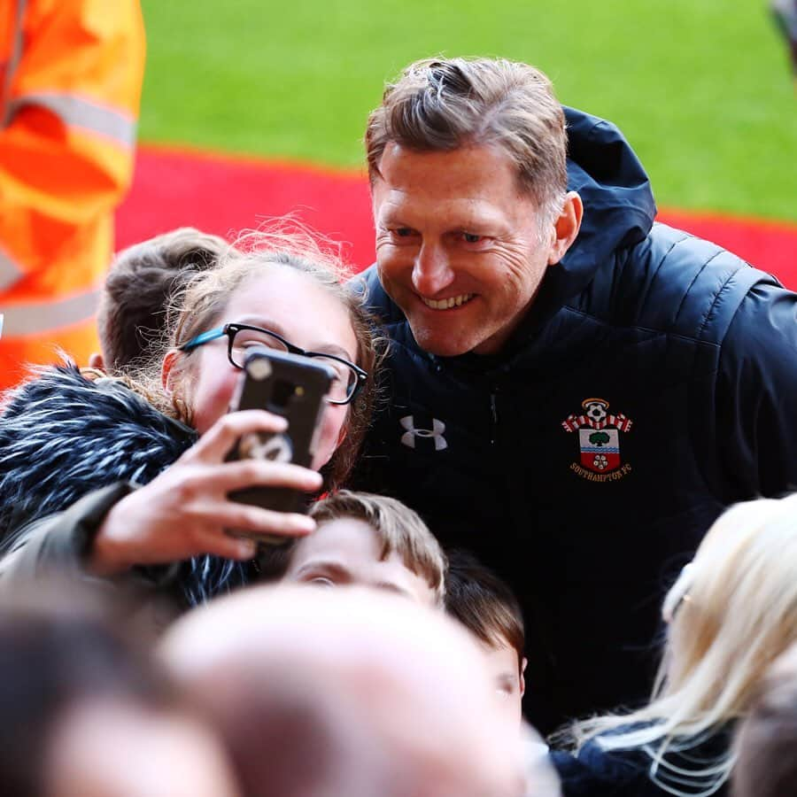 サウサンプトンFCさんのインスタグラム写真 - (サウサンプトンFCInstagram)「SMILEEEEE 😁🤳 #NationalSelfieDay | #saintsfc」6月21日 22時09分 - southamptonfc