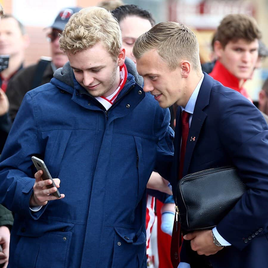 サウサンプトンFCさんのインスタグラム写真 - (サウサンプトンFCInstagram)「SMILEEEEE 😁🤳 #NationalSelfieDay | #saintsfc」6月21日 22時09分 - southamptonfc