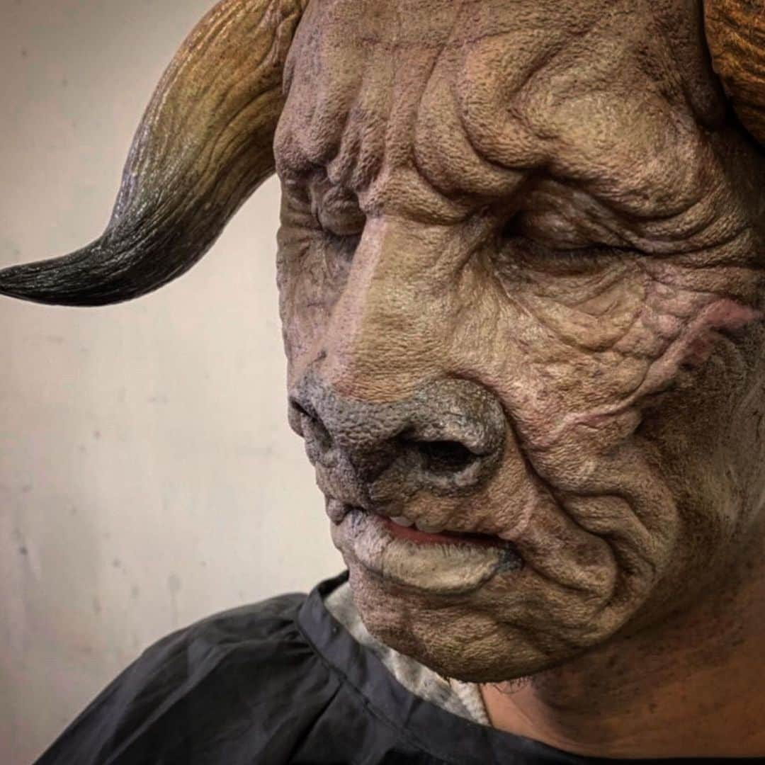 Amazing JIROさんのインスタグラム写真 - (Amazing JIROInstagram)「Artwork that I created during makeup demonstration at my school, Amazing School JUR @amazing.school.jur  Every year, we have a course where we teach about character makeup. We teach every step from design creation, sculpture, to makeup.  Since I don’t have enough time to create SFX artwork from beginning to end recently, this class hour is becoming precious.  SFX Makeup : #amazing_jiro  #amazingschooljur #specialeffectsmakeup #specialeffects #sfx #sfxmakeup #sculpture #clay #makeup #characterdesign  #charactermakeup #creativemakeup #creature #character #makeupart #art #paint #demonstration #特殊メイク #デザイン #彫刻 #メイク #キャラクター #アート #ペイント #kryolan #ppiproducts #ppi #skinillustrator」6月21日 22時10分 - amazing_jiro