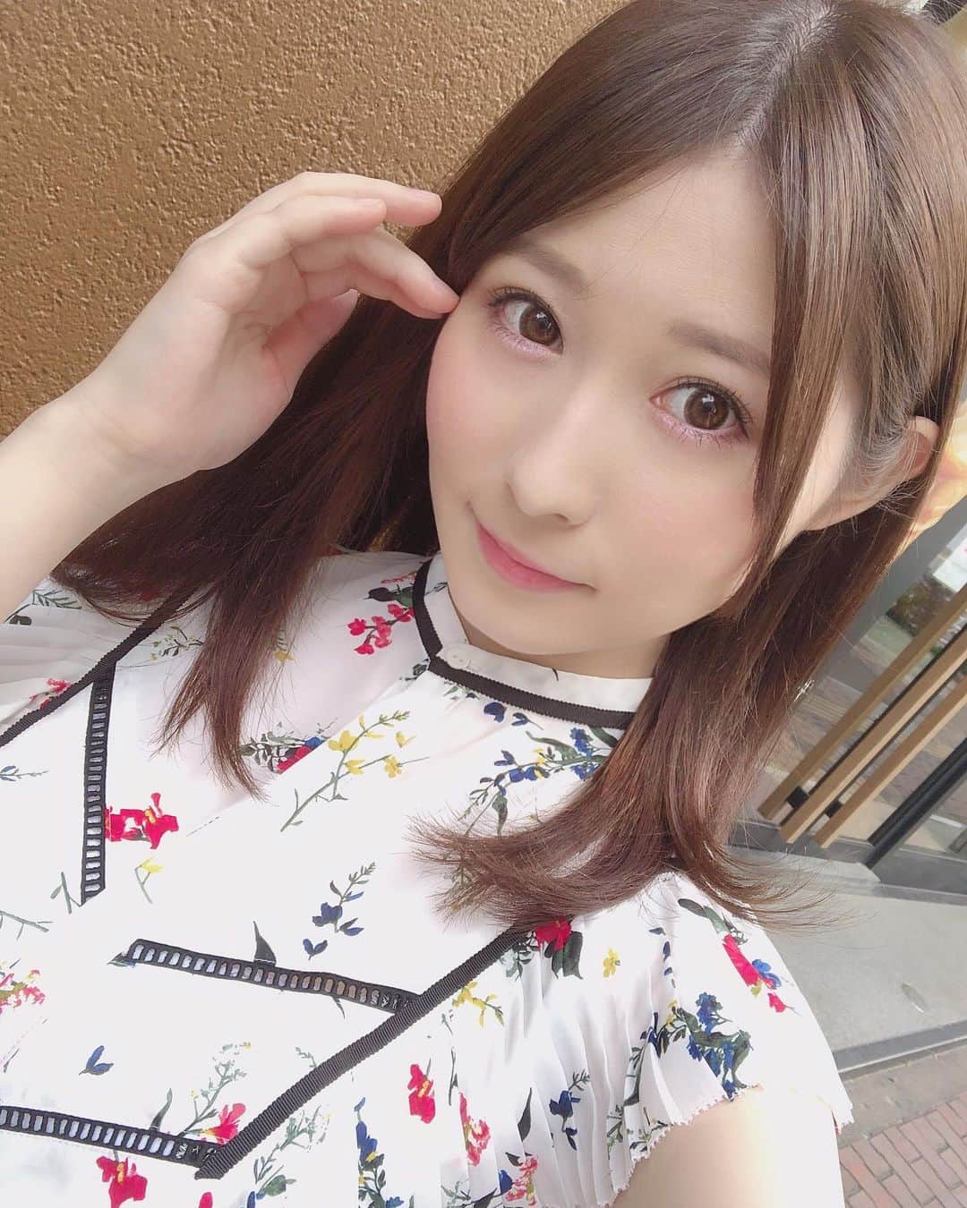 飛鳥りんのインスタグラム：「ヘアメンテナンス💆🏻‍♀️✨ ヘアカラーと髪質改善トリートメントしました👼さらさら✨  ヘアビューロン4D気になるなぁ🤔  @takahiro_numa  #髪質改善トリートメント #logshibuya2 #ヘアメンテナンス」