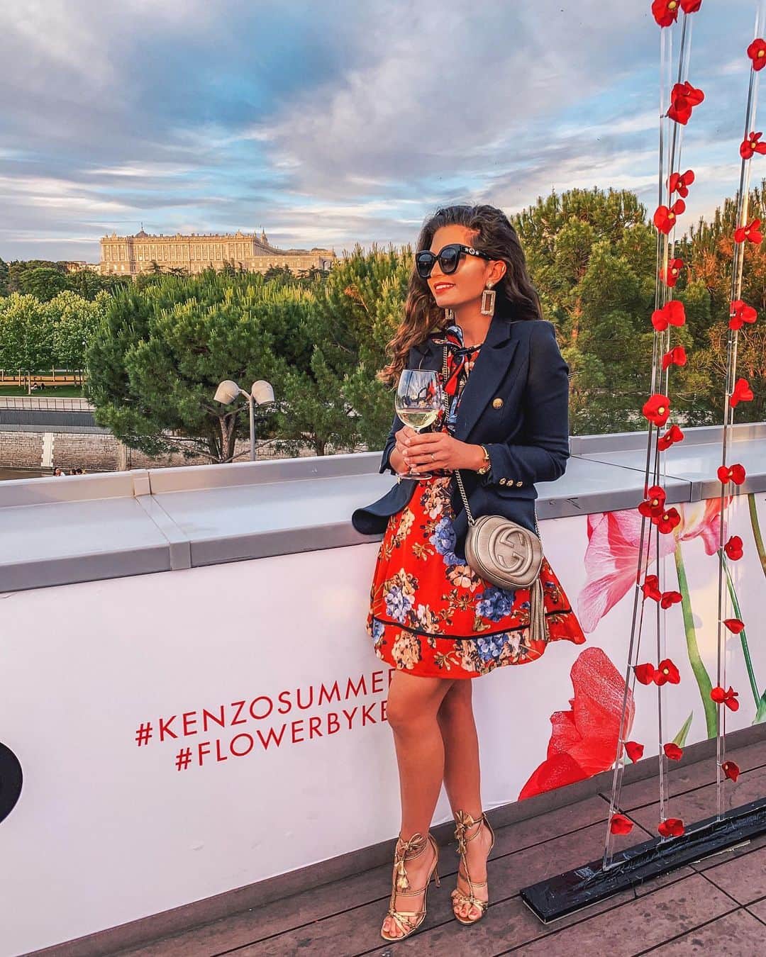 Anniのインスタグラム：「*Anzeige // In Madrid with @Kenzoparfums celebrating summer and #FlowerByKenzo💃🏻✨// ❤️ #kenzosummerparty ——————————————————————————— • • • • •  #outfit #fashion #fashionblogger #ootd  #shopbop #fashionblogger_de #blogger #inspiration #inspo #girl #me #look #ig #kissinfashion #americanstyle #kenzo #liketkit #madrid」