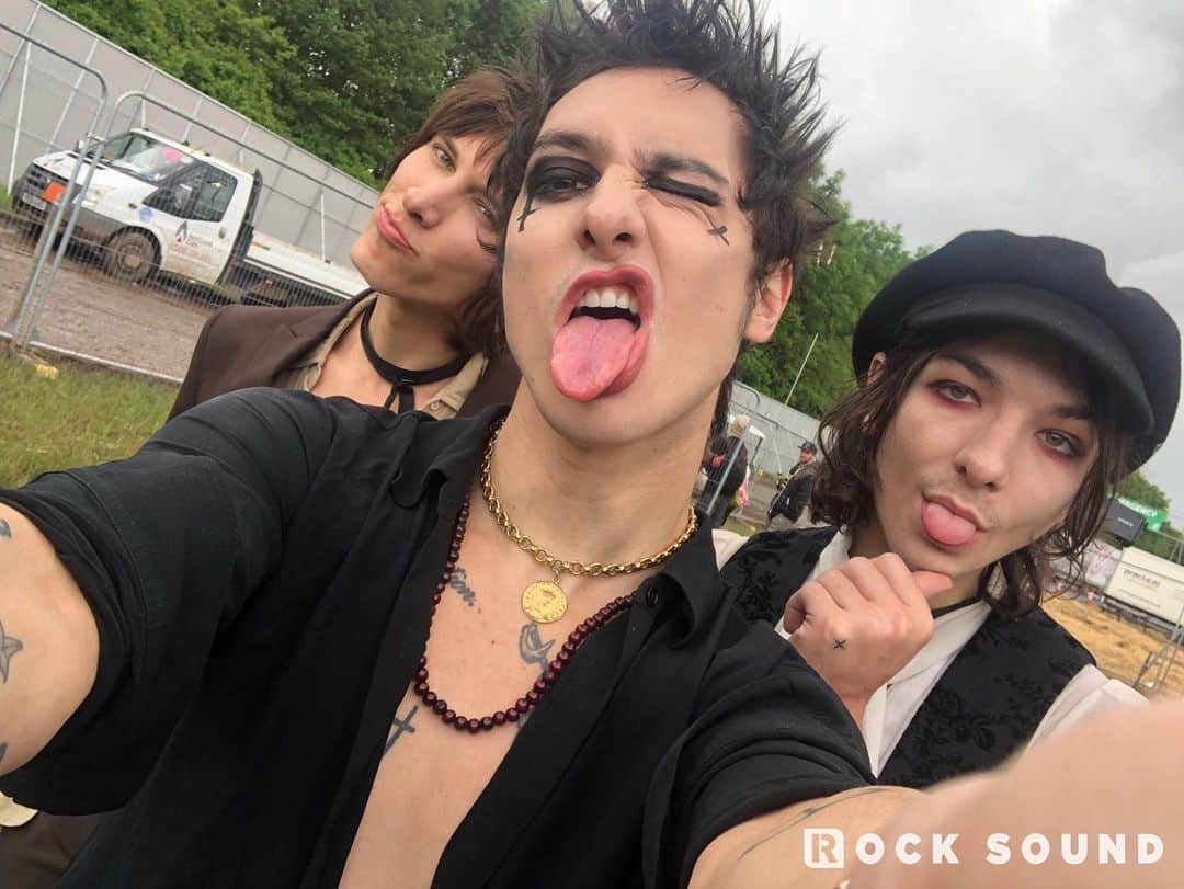 Rock Soundさんのインスタグラム写真 - (Rock SoundInstagram)「Today is #NationalSelfieDay so here’s eight selfies from your favourites」6月21日 22時57分 - rocksound