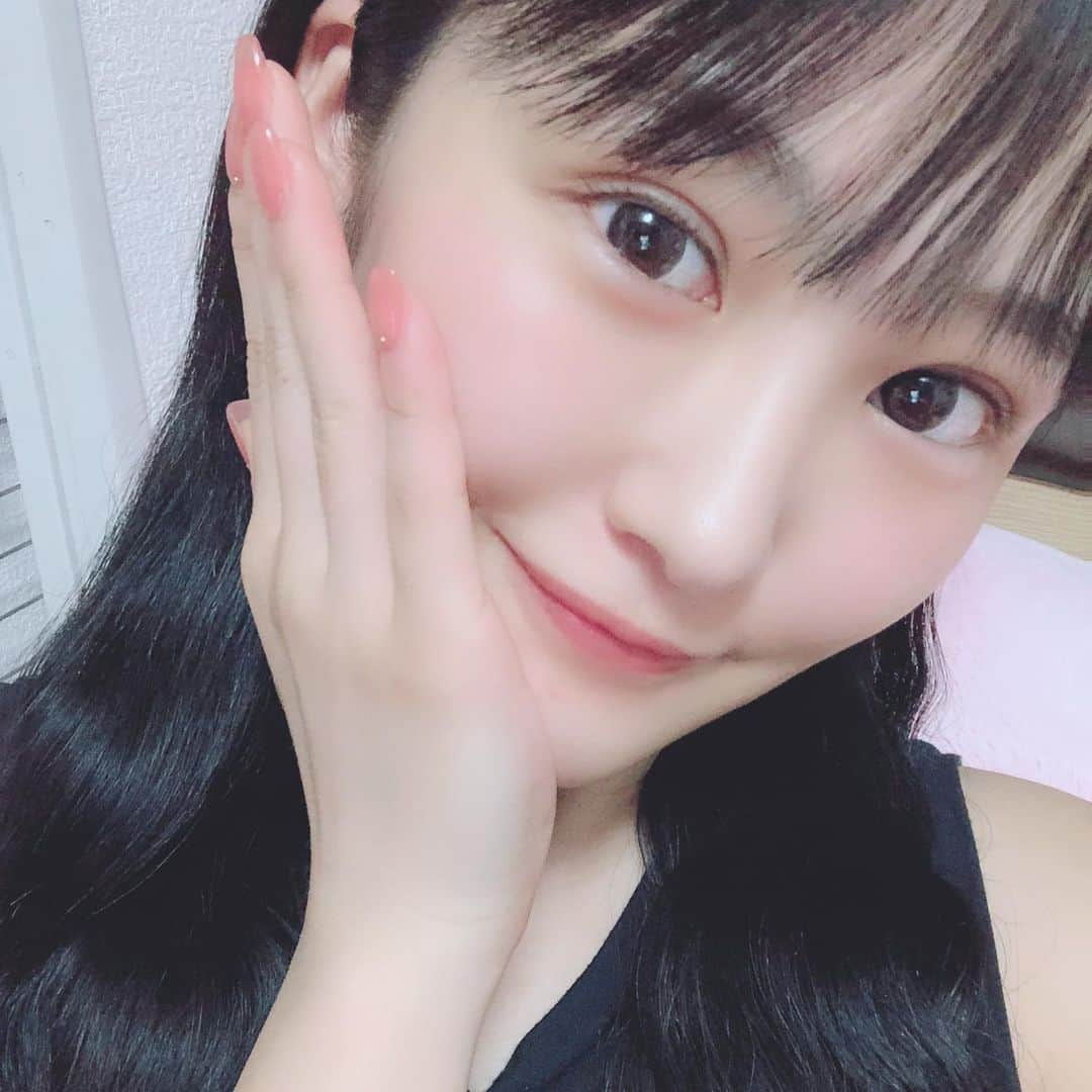 川上礼奈さんのインスタグラム写真 - (川上礼奈Instagram)「. お肌の調子よしこ😙💕 スキンケア最近変えてみたの〜！ ノーメイクでもお肌つるつる〜！」6月21日 23時07分 - kawakami_rena