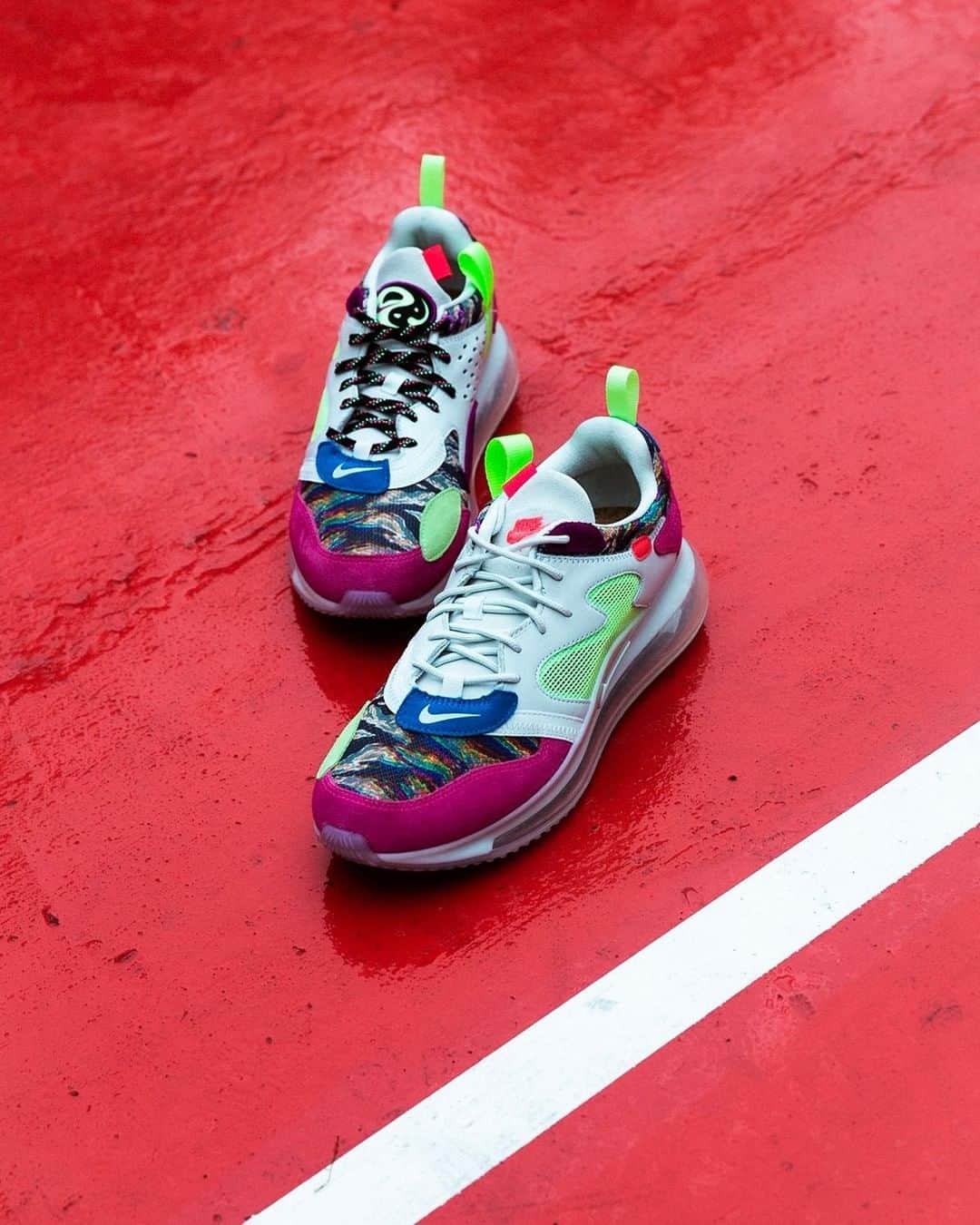 Foot Lockerさんのインスタグラム写真 - (Foot LockerInstagram)「Always Shine. #Nike Air Max 720 OBJ Available Now, In-Store and Online Men's and Kids」6月21日 23時00分 - footlocker