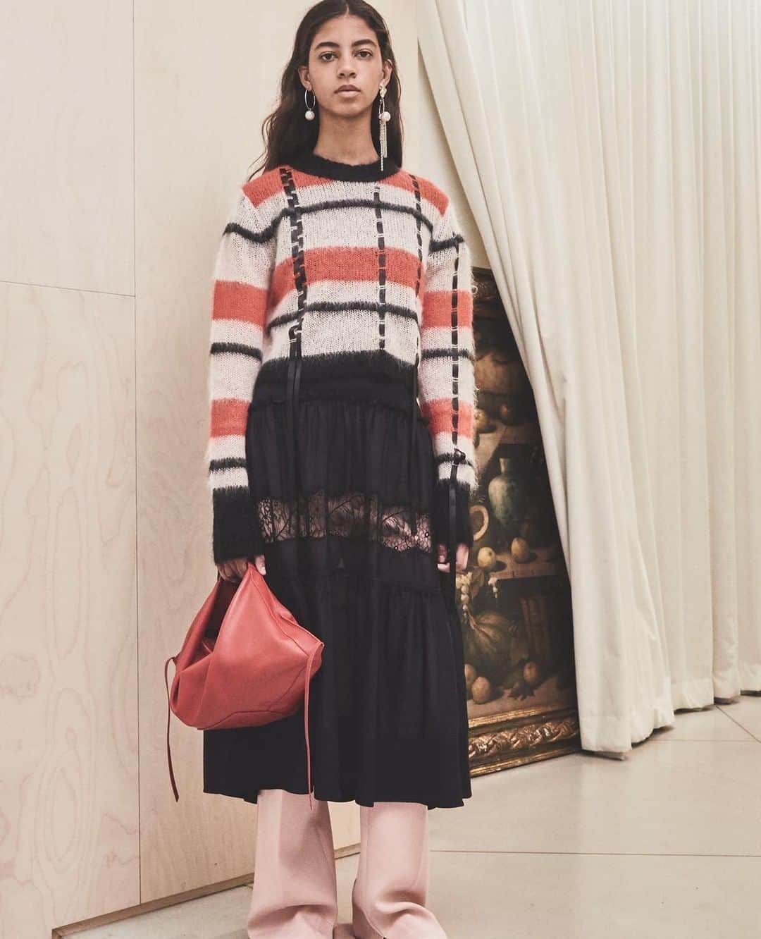 のインスタグラム：「The Ribbon Weave Crewneck Sweater - for days at work to weekends away.  #31GlobalCitizens #31Tribe」