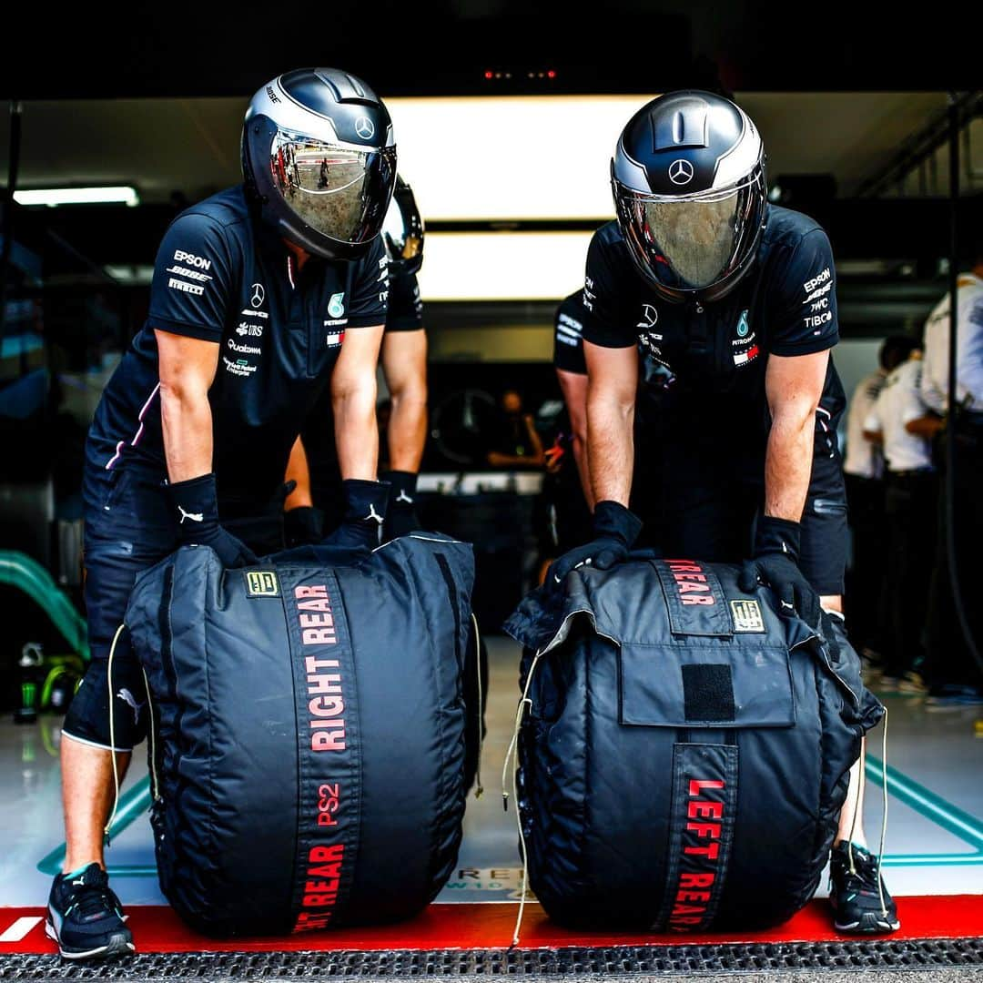 MERCEDES AMG PETRONASさんのインスタグラム写真 - (MERCEDES AMG PETRONASInstagram)「Harder, Better, Faster, Stronger 🤖🤖 • #MercedesAMGF1 #Mercedes #F1 #DaftPunk #FrenchGP #PETRONASmotorsports」6月21日 23時12分 - mercedesamgf1